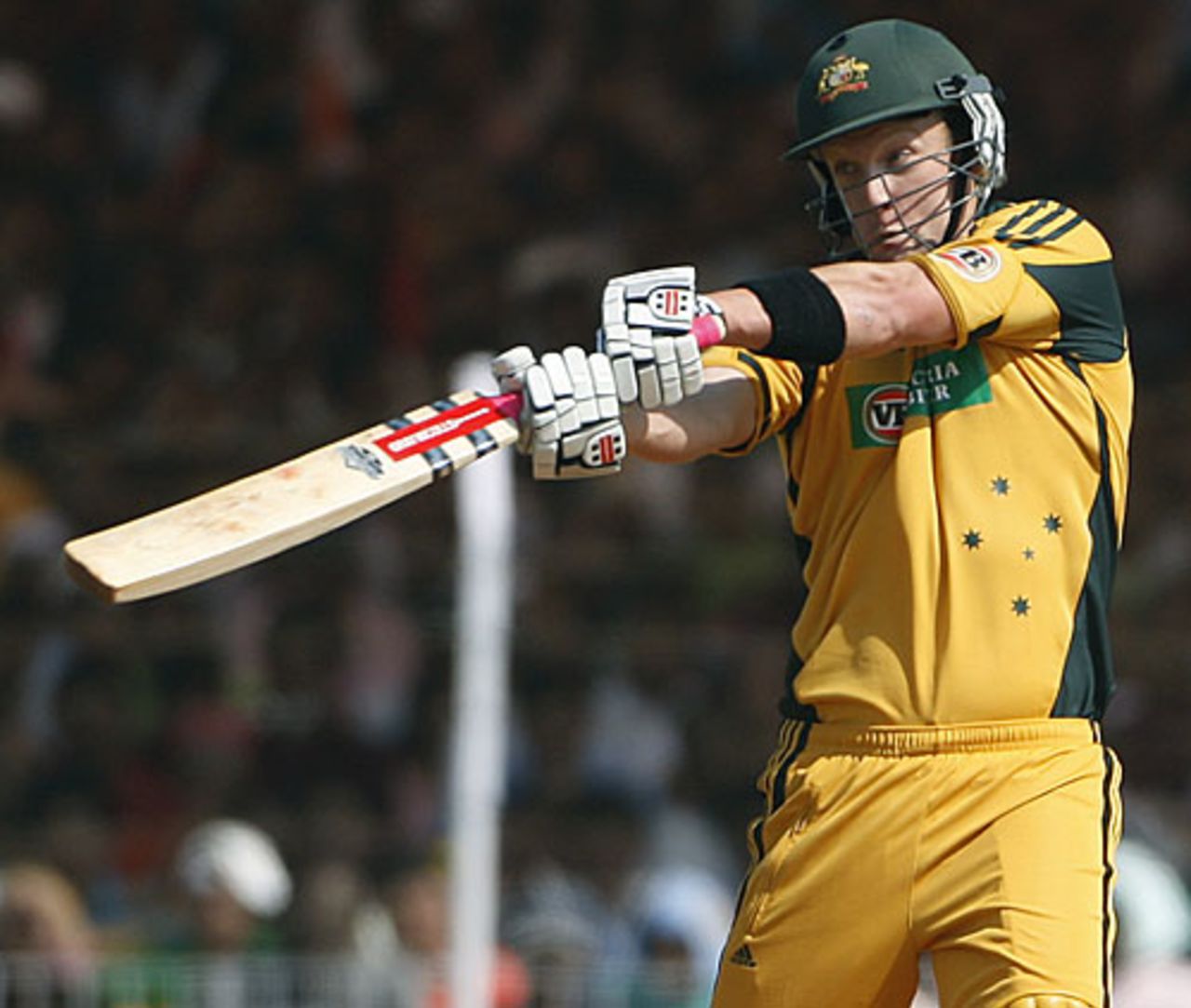 Cameron White goes over the top, India v Australia, 1st ODI, Vadodara, October 25, 2009