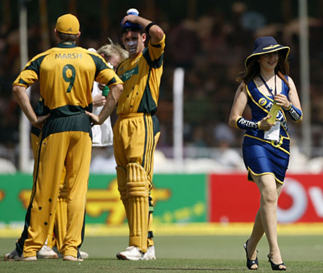 A pretty sight during the drinks break, India v Australia, 1st ODI, Vadodara, October 25, 2009