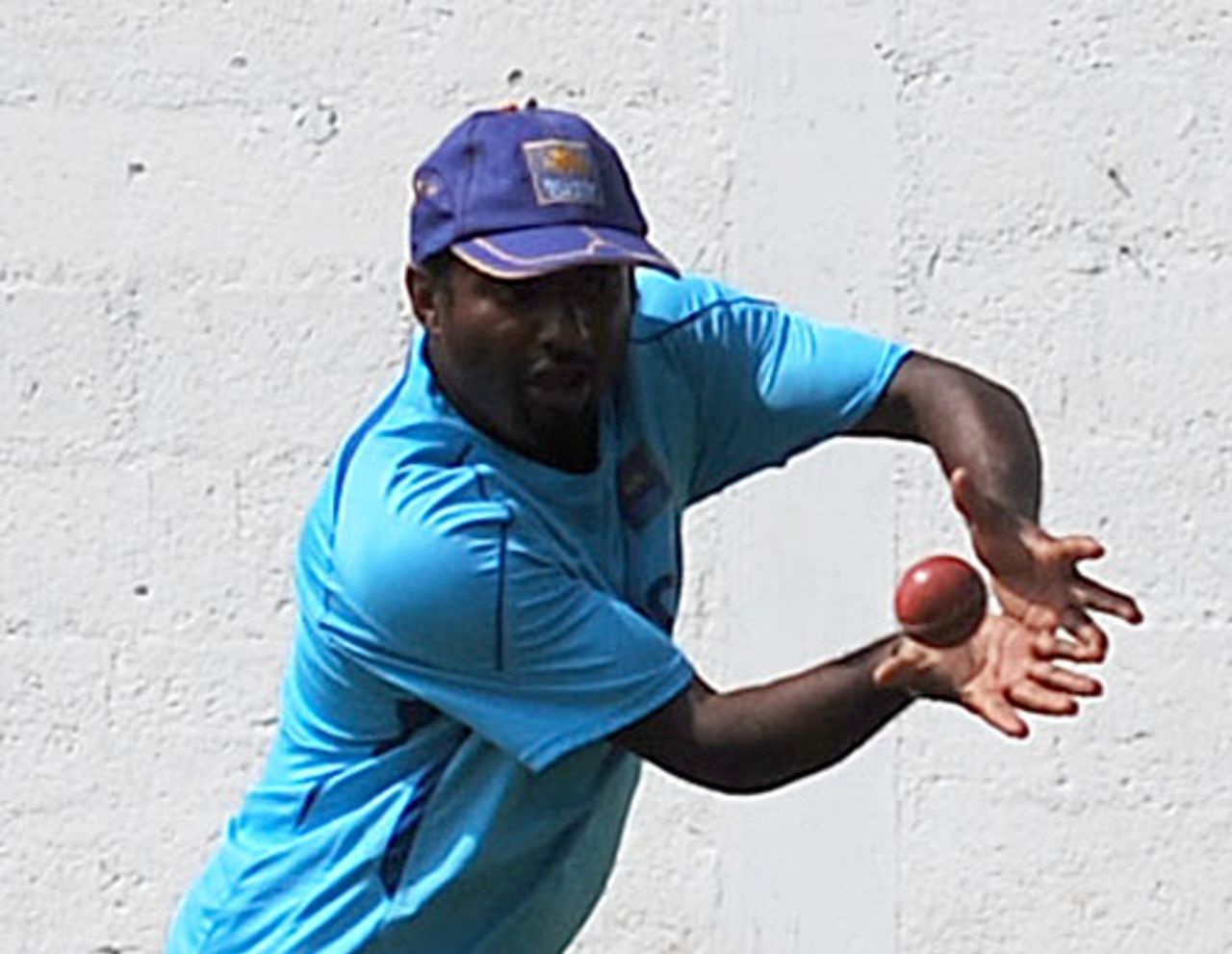 Muttiah Muralitharan takes catching practice, NCC, Colombo, October 27, 2009