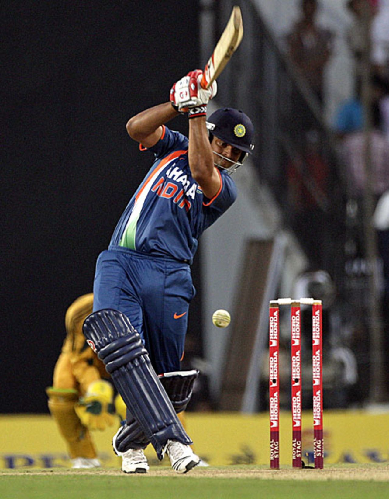 Suresh Raina goes wild during the Powerplay overs, India v Australia, 2nd ODI, Nagpur, October 28, 2009