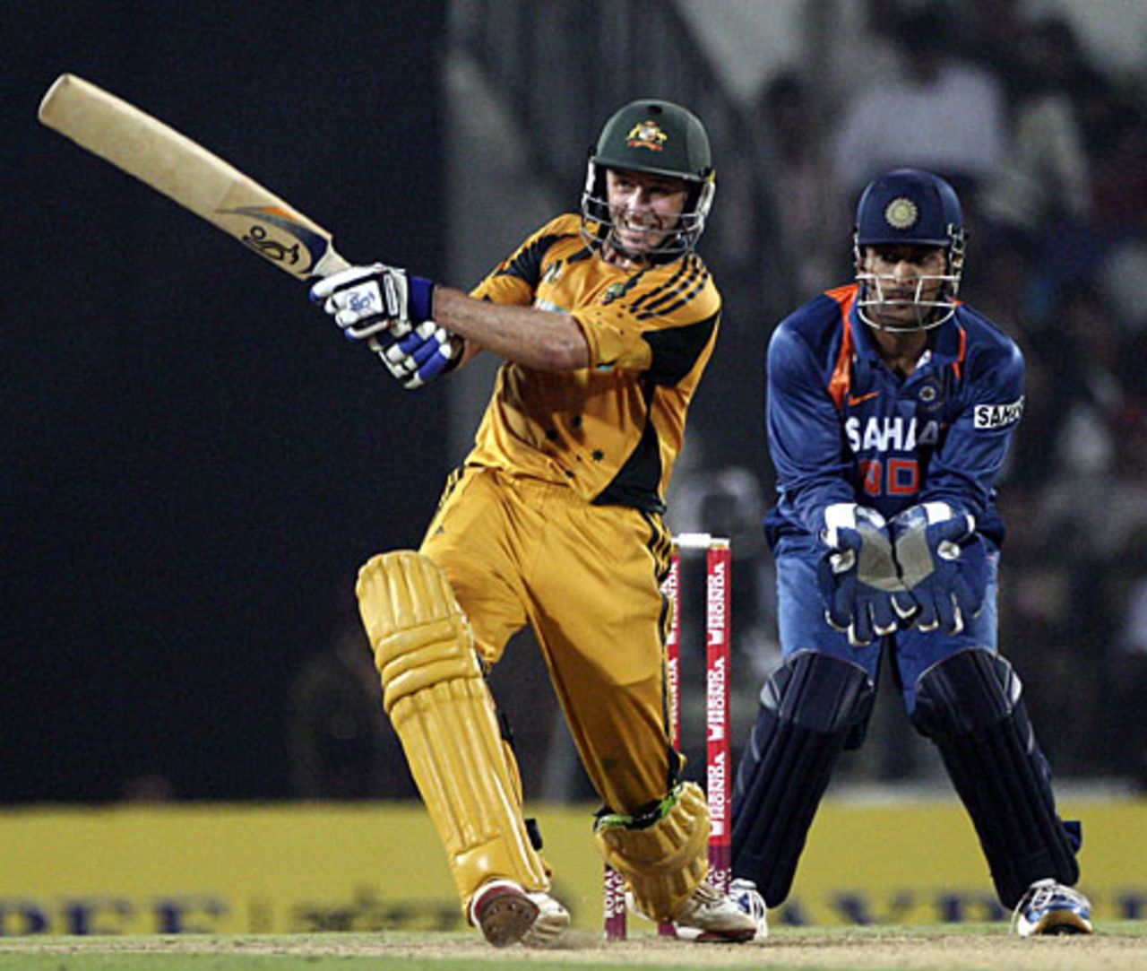 Michael Hussey counterattacks, India v Australia, 2nd ODI, Nagpur, October 28, 2009
