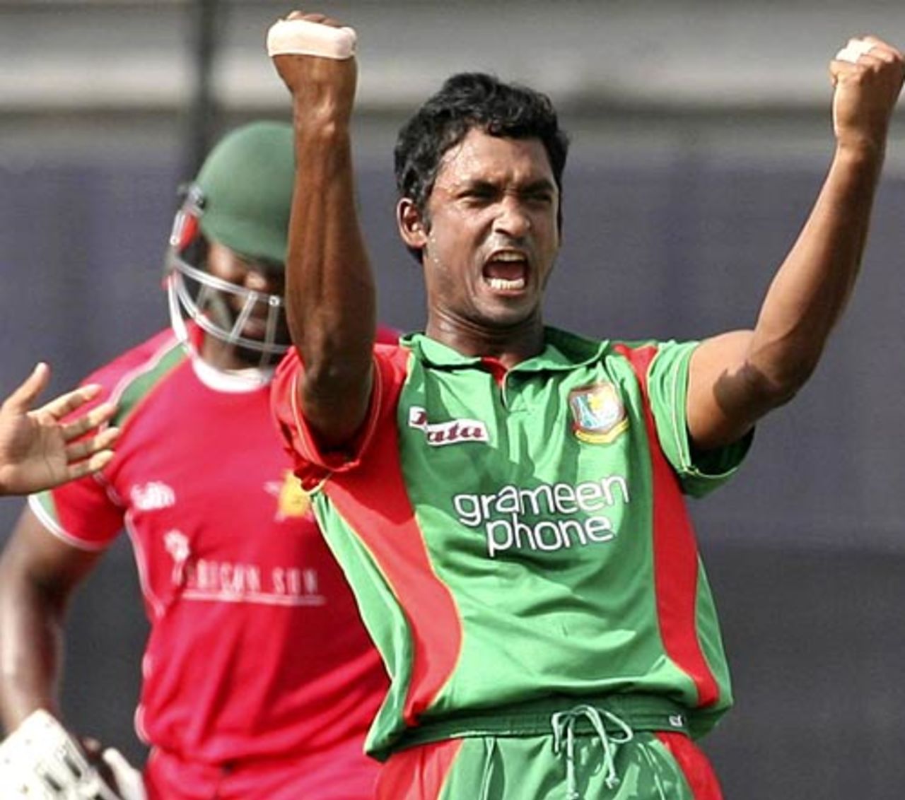 Naeem Islam celebrates a wicket, Bangladesh v Zimbabwe, 2nd ODI, Mirpur, October 29, 2009
