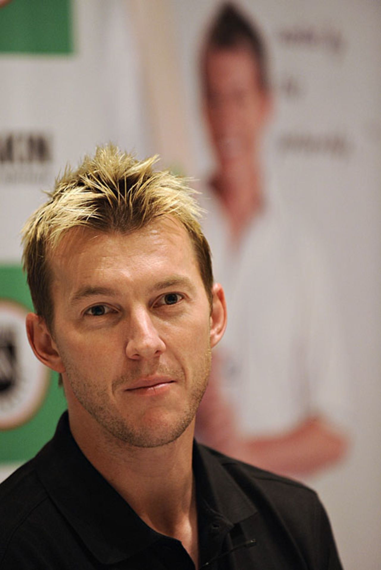 Brett Lee takes questions from reporters, New Delhi, October 29, 2009