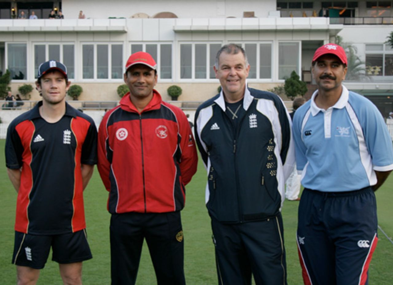 (From left to right) CHRIS READ, England Team Captain, NAJEEB AMAR, Hong Kong Team Captain, GEOFF MILLER, England Team Coach and AFZAAL HAIDER, Hong Kong Team Coach attended the Junior Clinic for "Karp Group & Unirich Jewellery Hong Kong Cricket Sixes 2009"