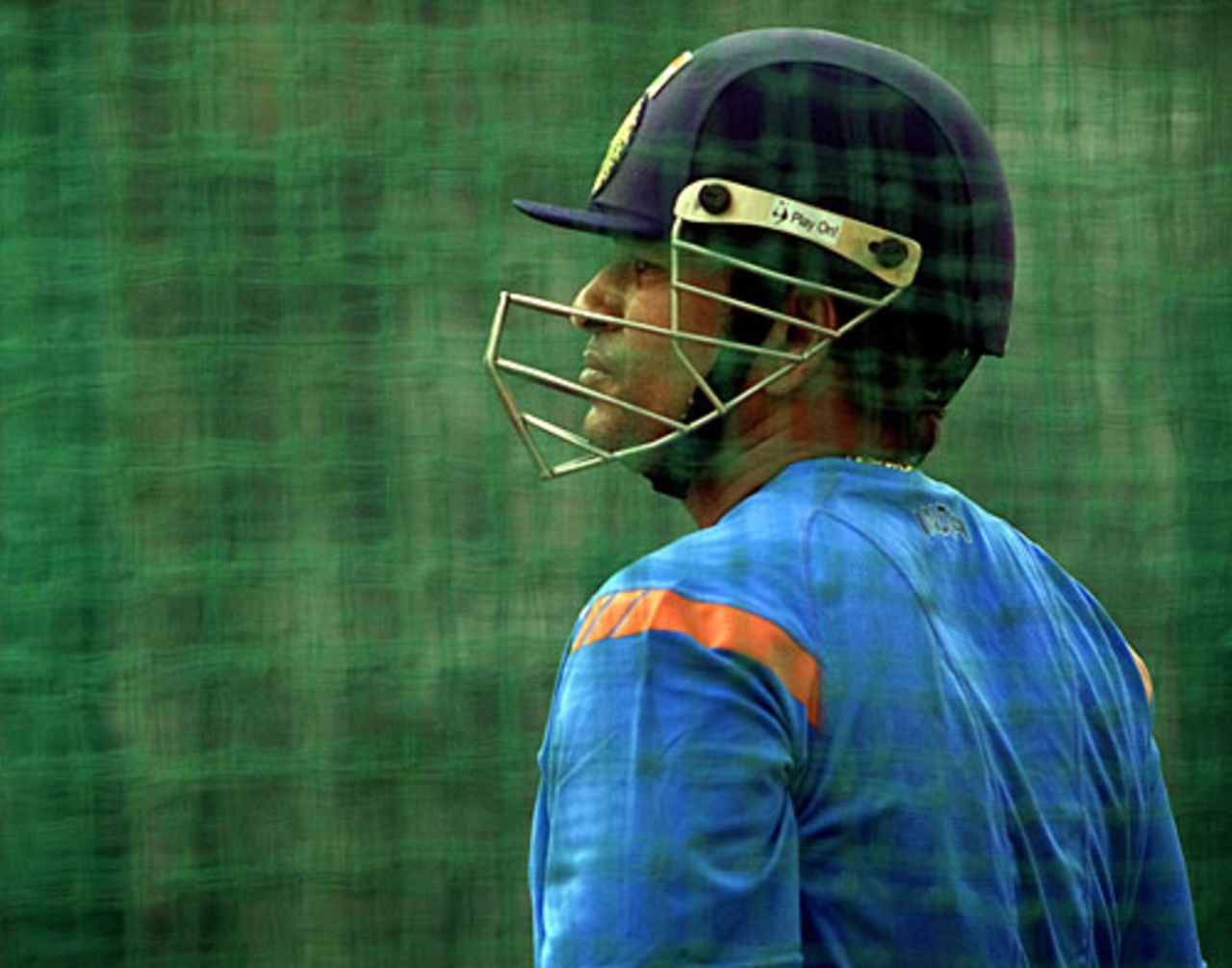 Sachin Tendulkar waits at the nets, Delhi, October 30, 2009