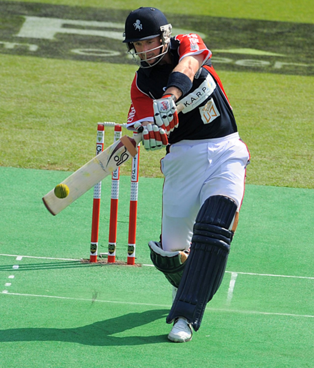 Darren Stevens on the attack, England v India, Hong Kong Cricket Sixes, Kowloon, October 31, 2009
