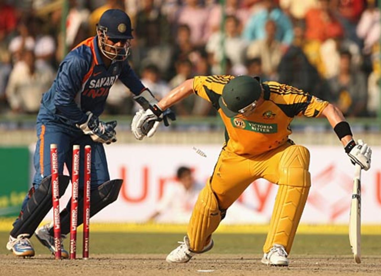 MS Dhoni stumps Shane Watson, India v Australia, 3rd ODI, Delhi, October 31, 2009
