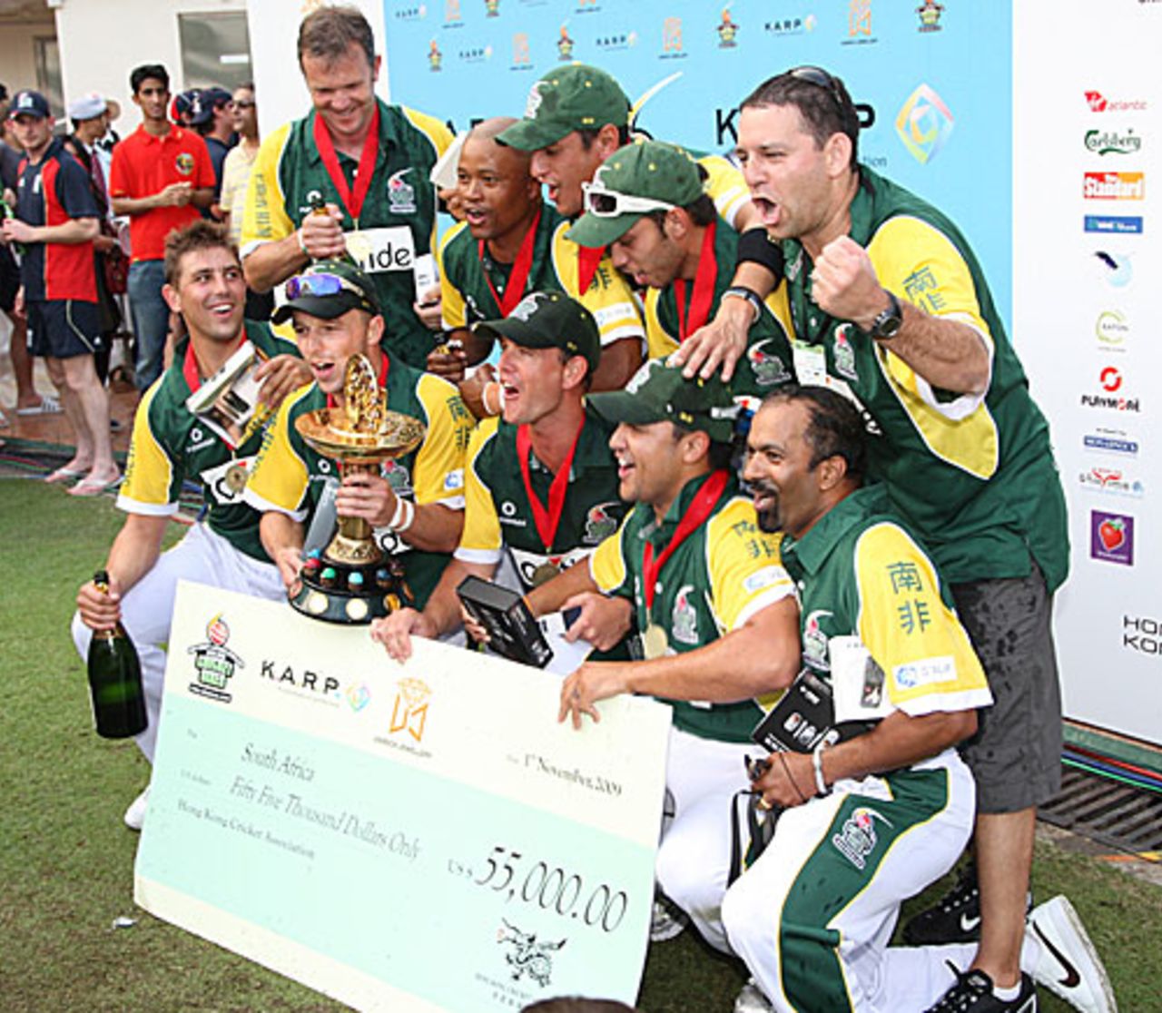 South Africa celebrate their Hong Kong Sixes title, Hong Kong v South Africa, Hong Kong Cricket Sixes final, Hong Kong, November 1, 2009
