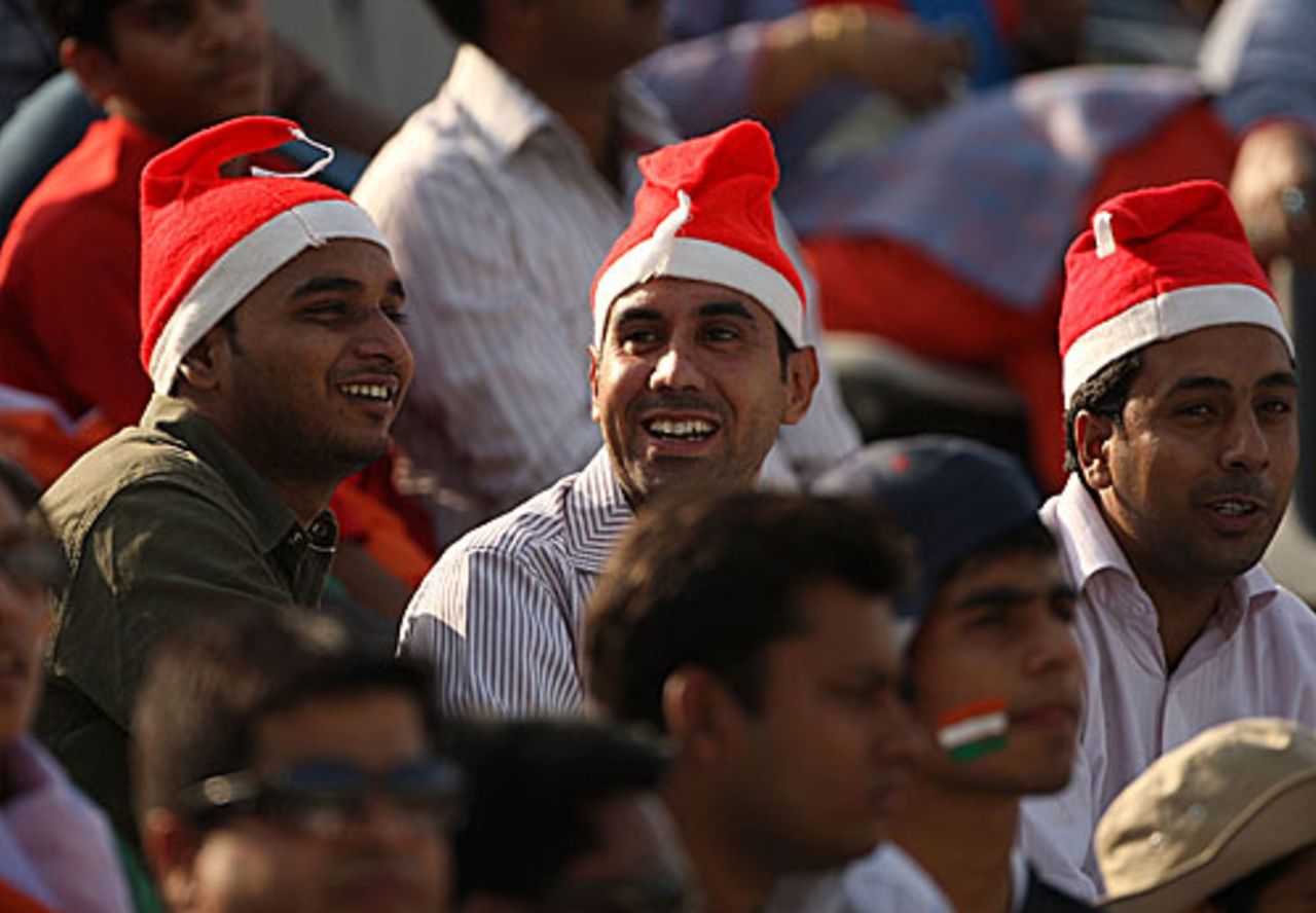 It's an early Christmas for some of the fans at Mohali, India v Australia, 4th ODI, Mohali, November 2, 2009 