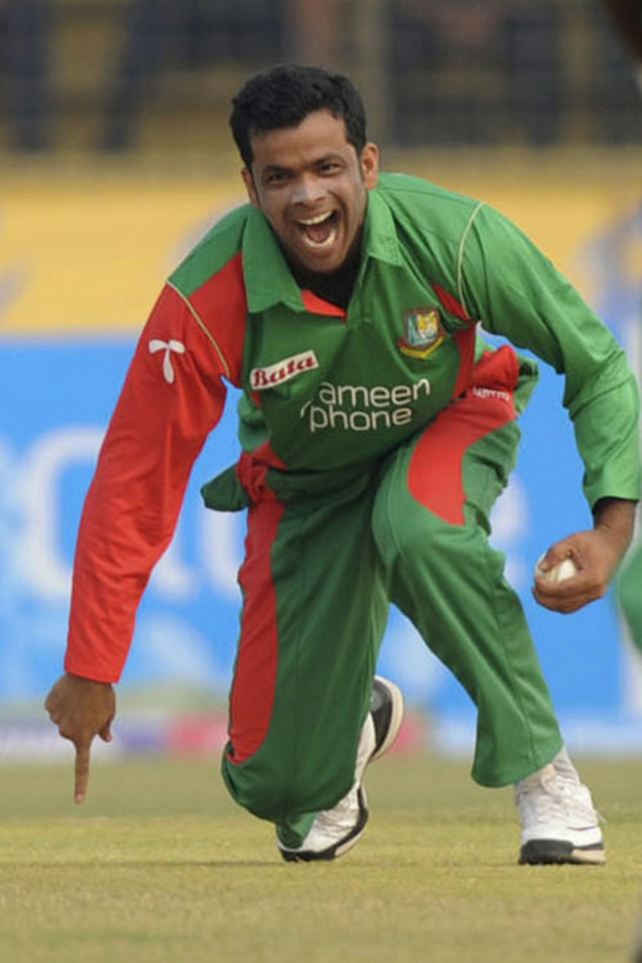 Abdur Razzak continued to have a series to remember, Bangladesh v Zimbabwe, 4th ODI, Chittagong, November 3, 2009