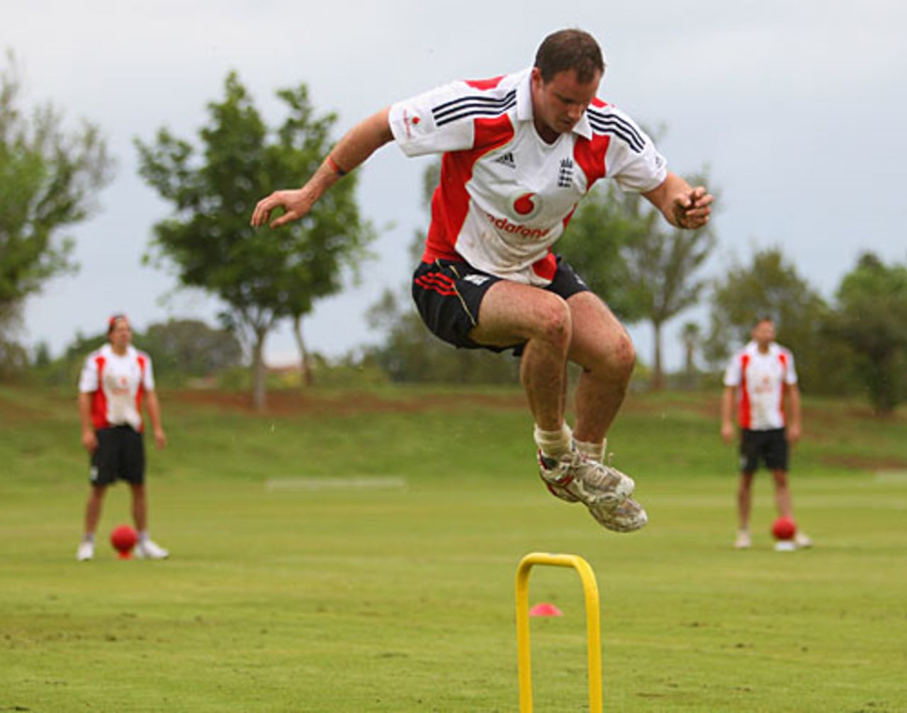 Andrew Strauss warms up, Bloemfontein, November 4, 2009