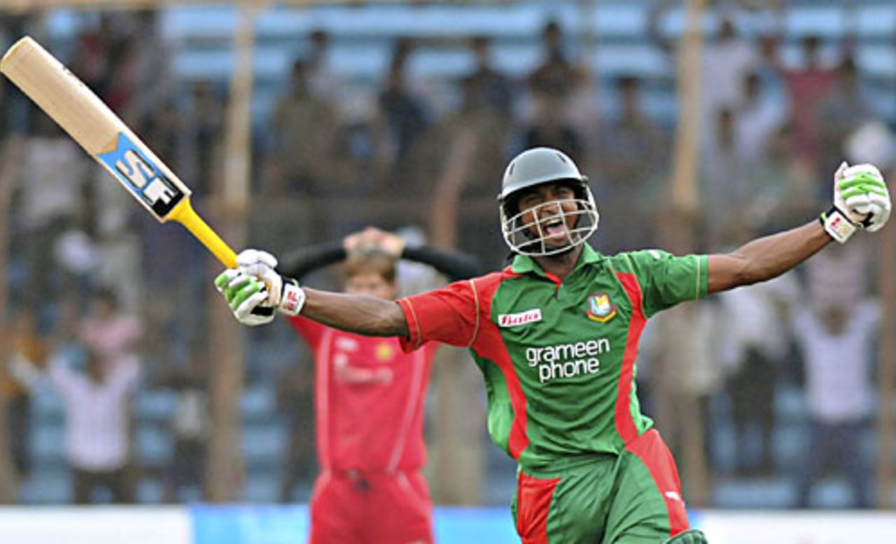 Naeem Islam is euphoric after the win, Bangladesh v Zimbabwe, 5th ODI, Chittagong, November 5, 2009