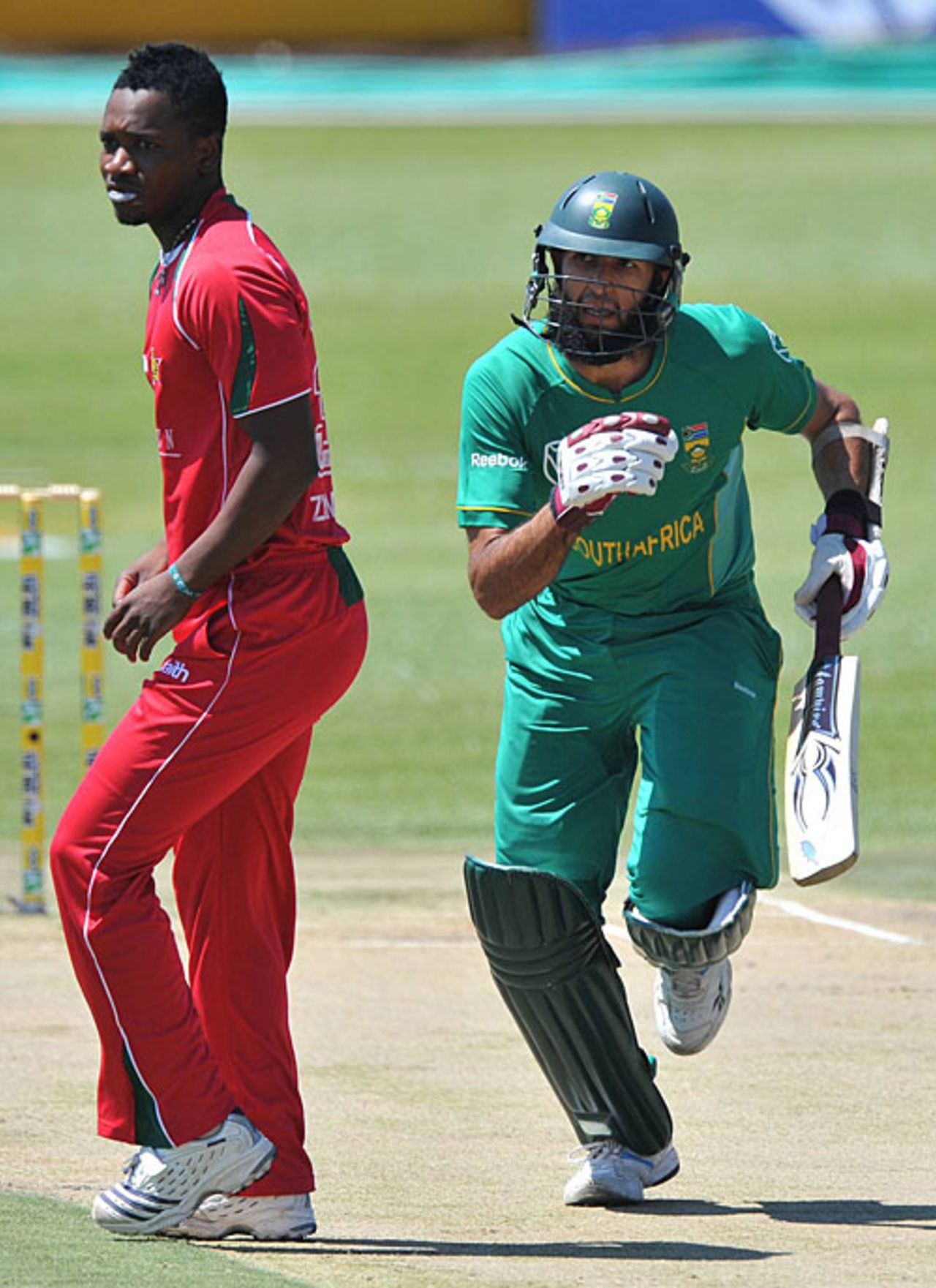Hashim Amla runs hard, South Africa v Zimbabwe, 1st ODI, Benoni, November 8, 2009
