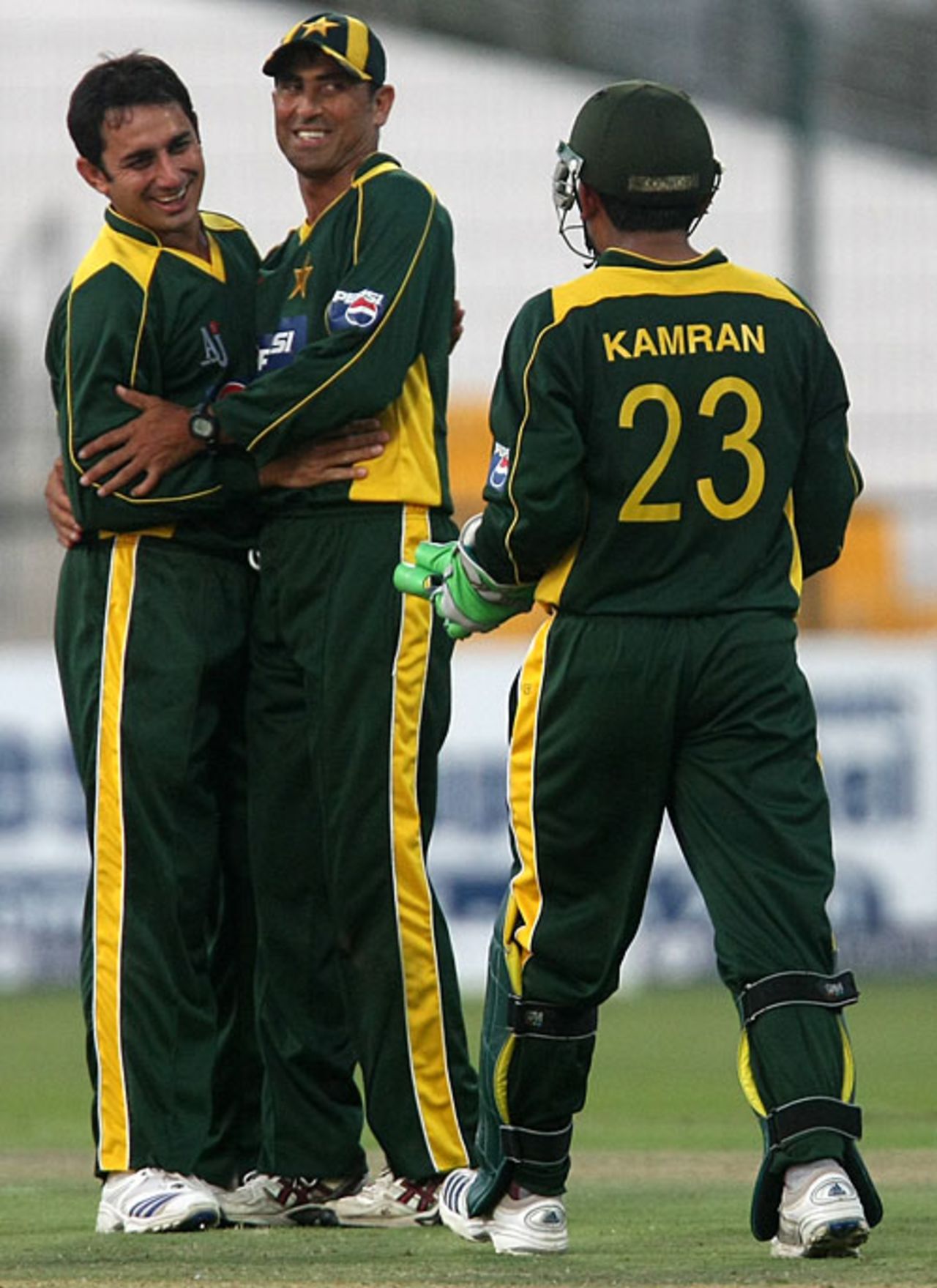 Saeed Ajmal gets a hug after sending back Ross Taylor, Pakistan v New Zealand, 3rd ODI, Abu Dhabi, November 9, 2009
