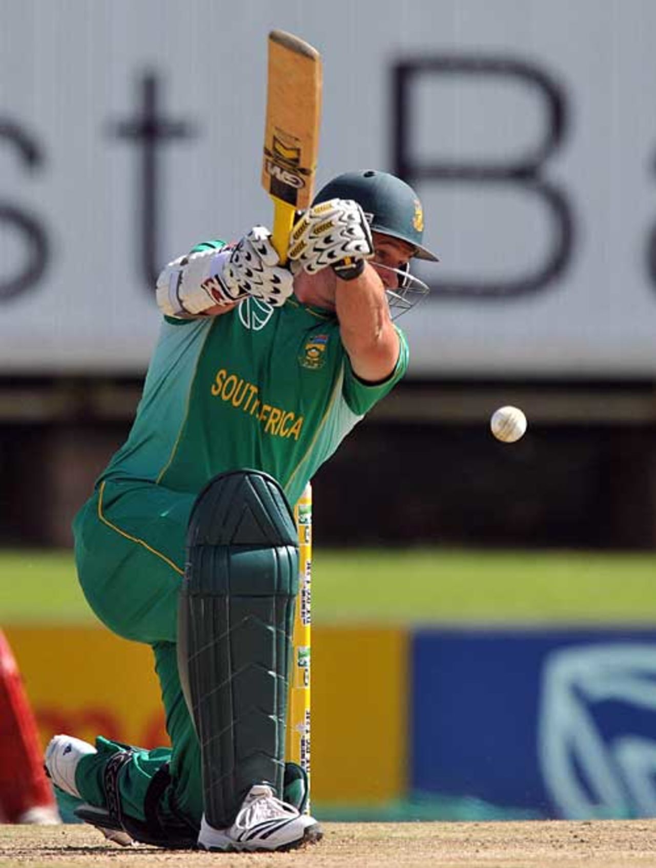 Graeme Smith goes for a booming drive, South Africa v Zimbabwe, 2nd ODI, Centurion, November 10, 2009