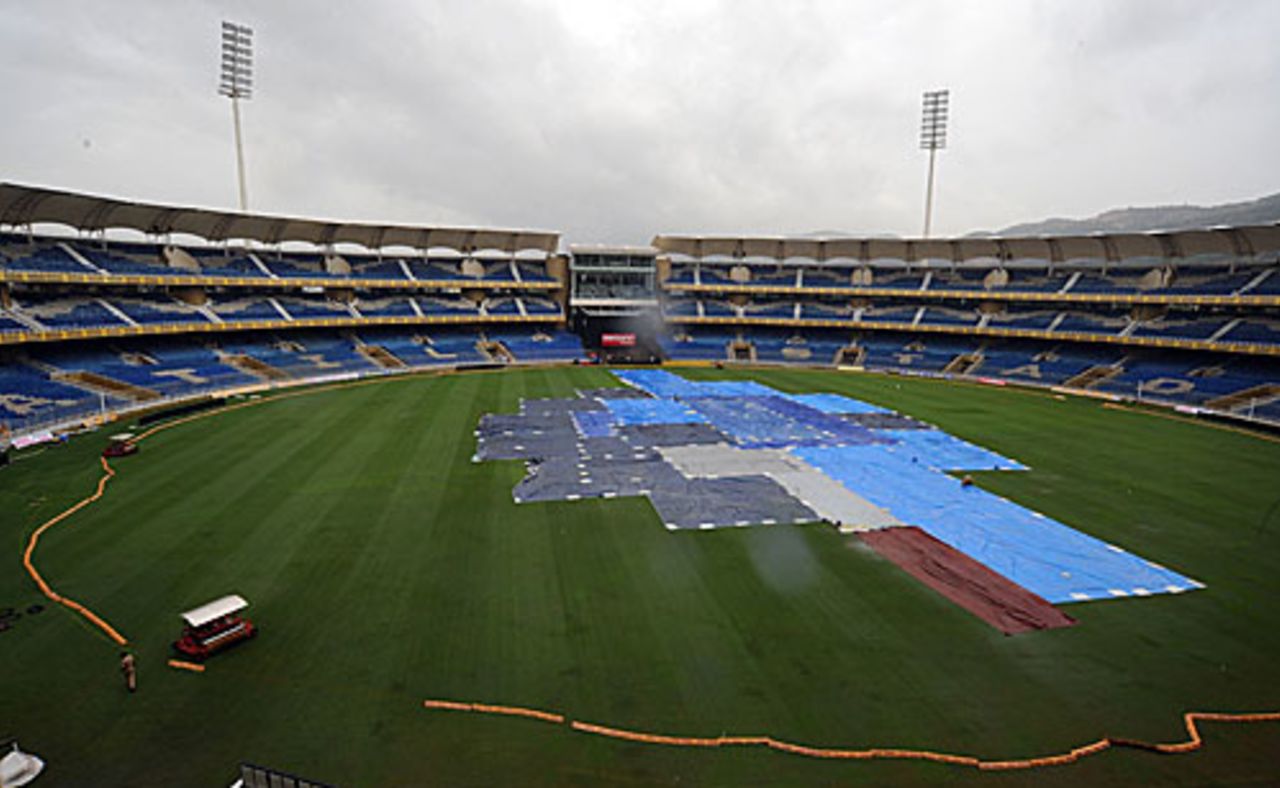 The covers are on at the DY Patil Stadium, India v Australia, 7th ODI, Mumbai, November 11, 2009