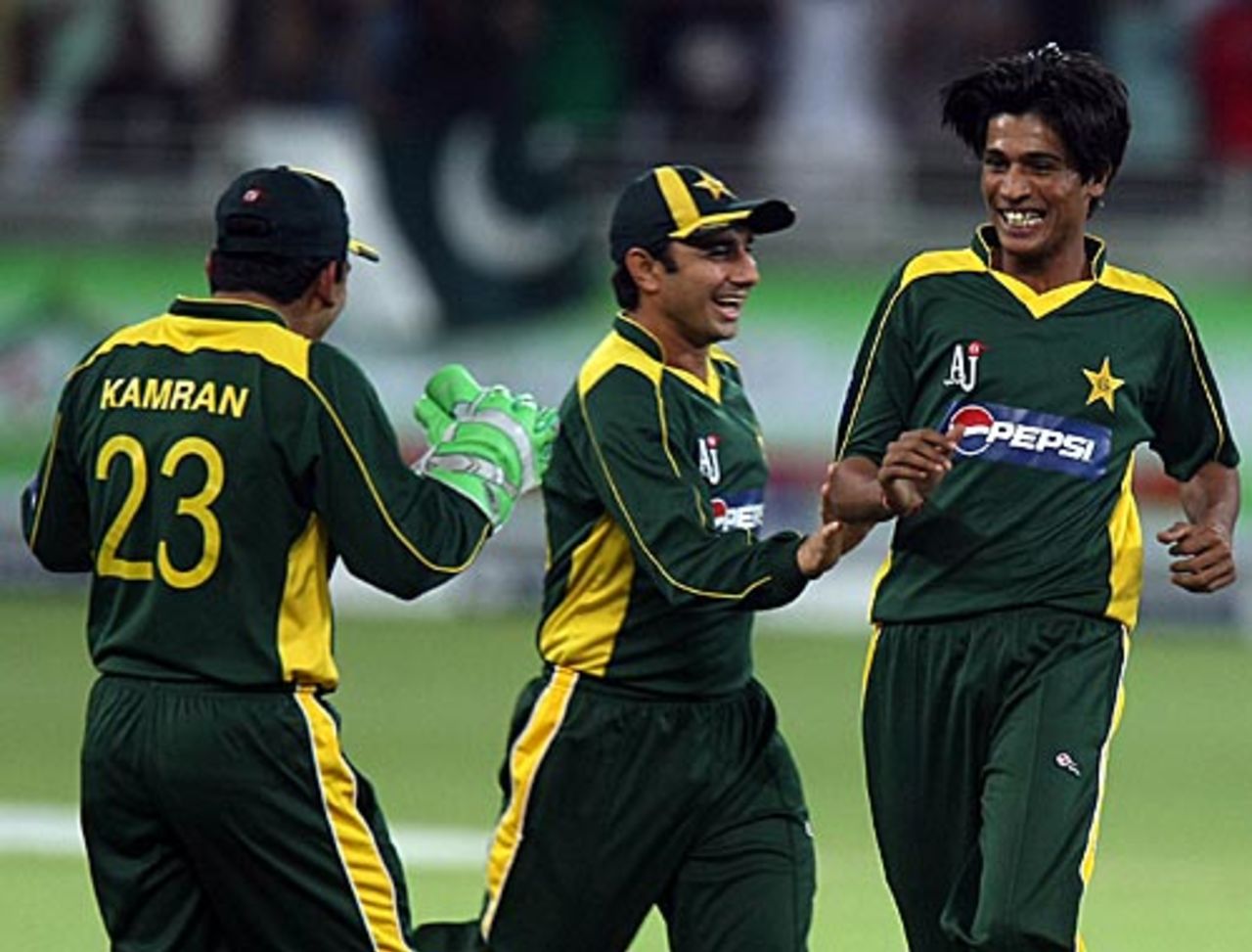 Mohammad Aamer bowled a fiery opening spell, Pakistan v New Zealand, 1st Twenty20 International, Dubai, November 12, 2009