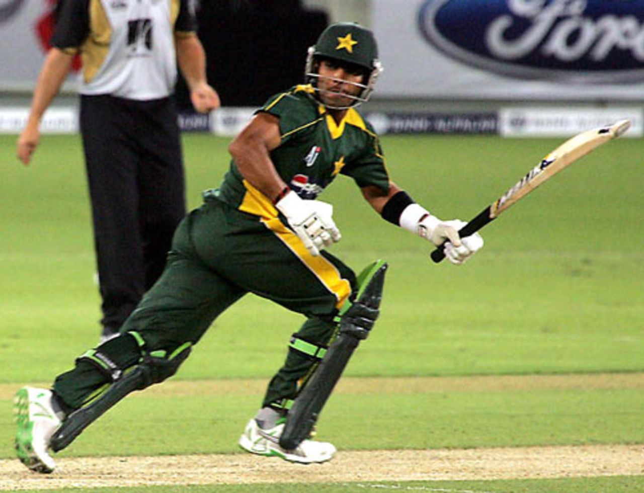 Umar Akmal plays the ball towards third man, Pakistan v New Zealand, 2nd Twenty20 International, Dubai, November 13, 2009