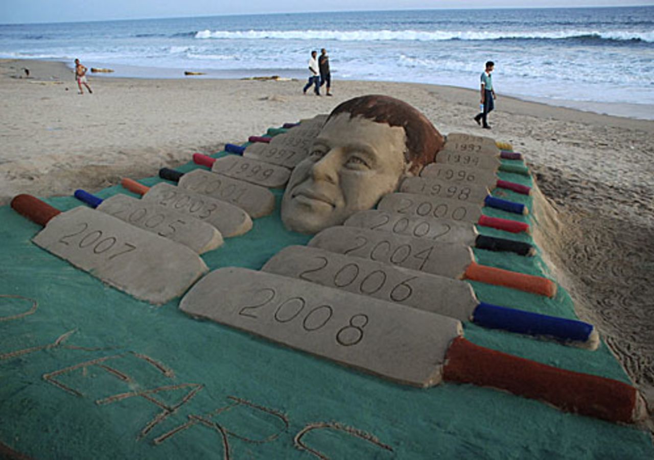 A spectacular sand sculpture of Sachin Tendulkar at a beach in Orissa created by Sudarshan Patnaik, Puri, November 14, 2009