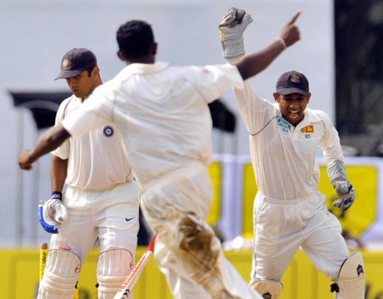 Ajantha Mendis claims his maiden Test wicket after bamboozling Rahul Dravid with a leg cutter, Sri Lanka v India, 1st Test, SSC, Colombo, 3rd day, July 25, 2008