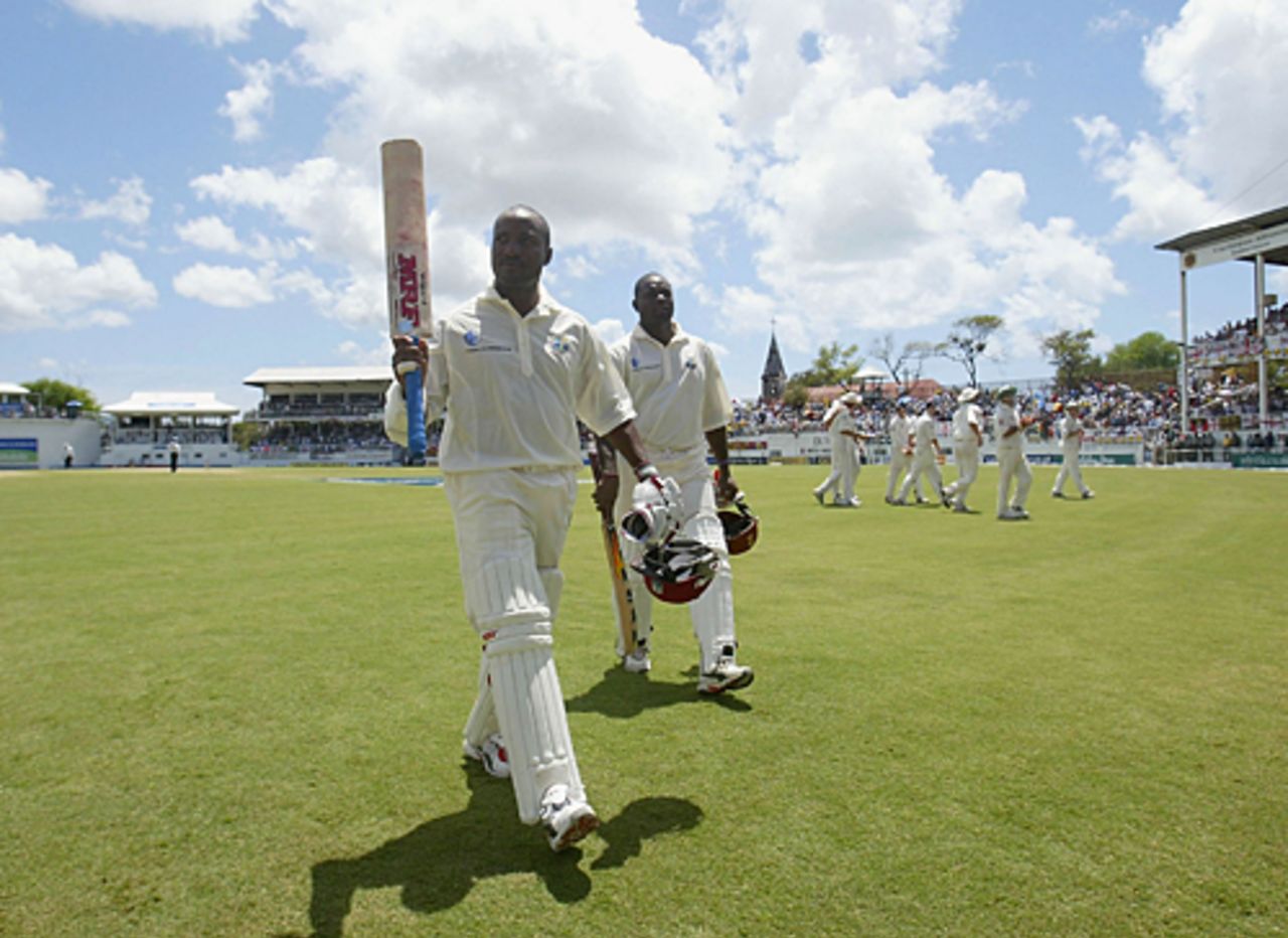 Brian Lara after leaves the field reclaiming the world record