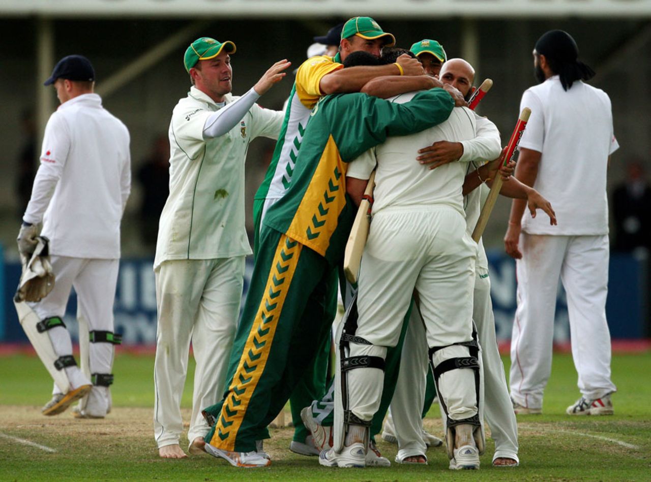 Graeme Smith is mobbed by his team-mates after leading South Africa to their first series victory in England since 1965, England v South Africa, 3rd Test, Edgbaston, August 2, 2008