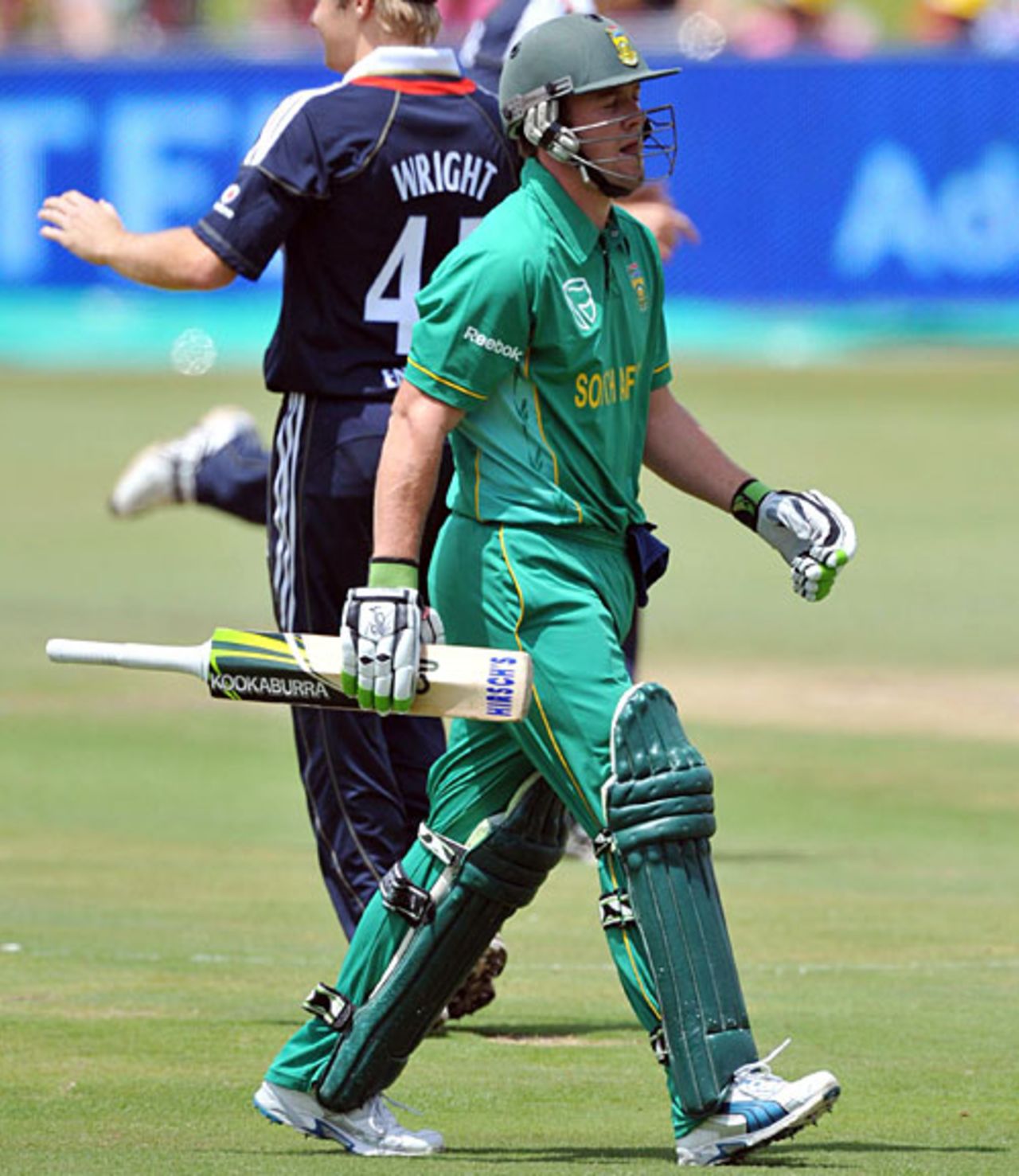 AB de Villiers trudges off after falling to an excellent catch by Collingwood, South Africa v England, 2nd ODI, Centurion, November 22, 2009