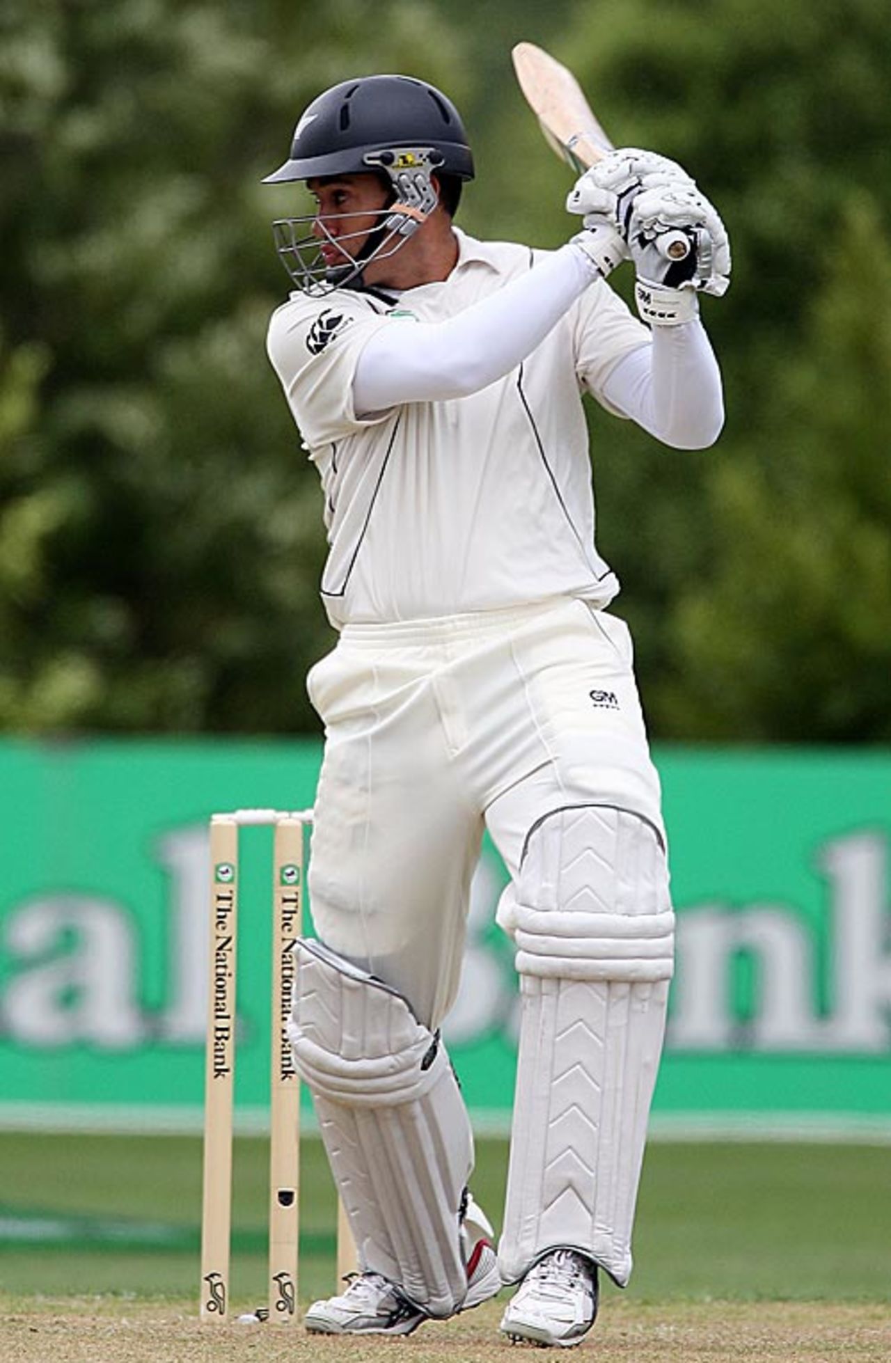 Ross Taylor slashes hard, New Zealand v Pakistan, 1st Test, Dunedin, 1st day, November 24, 2009