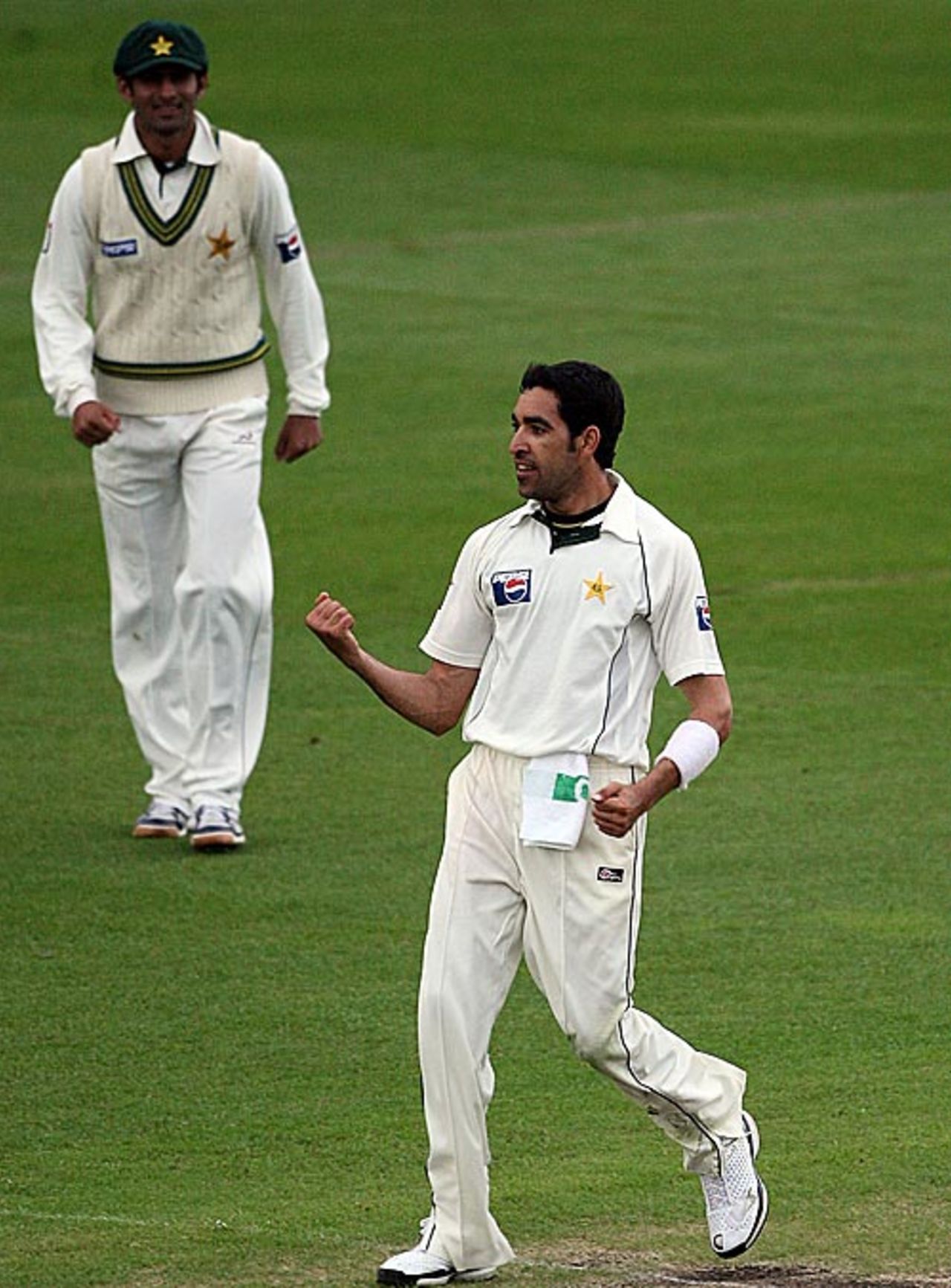 Umar Gul had Daniel Vettori caught-behind for 99, New Zealand v Pakistan, 1st Test, Dunedin, 2nd day, November 25, 2009