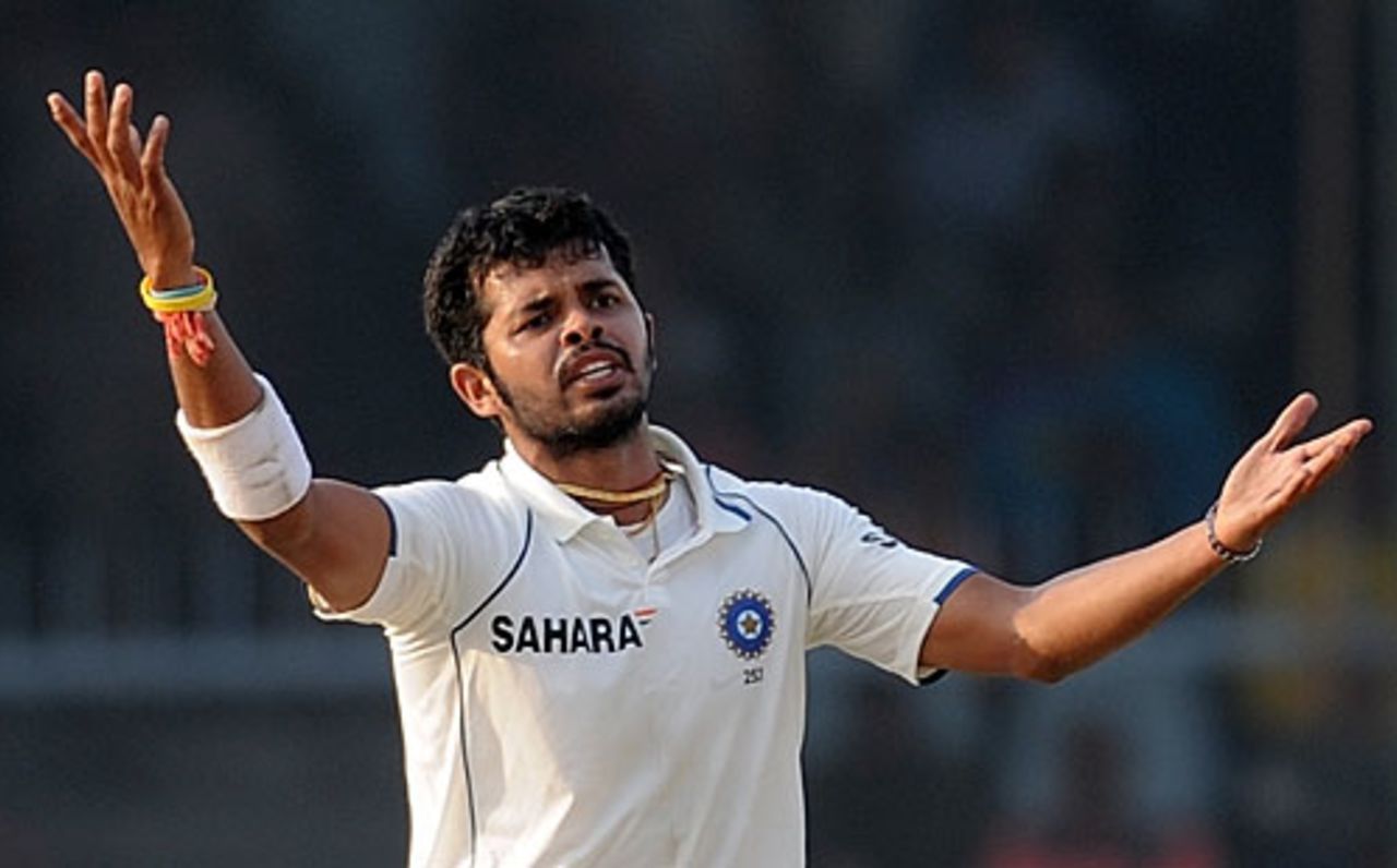 Sreesanth tried his best to make an impact during his comeback, India v Sri Lanka, 2nd Test, Kanpur, 2nd day, November 25, 2009