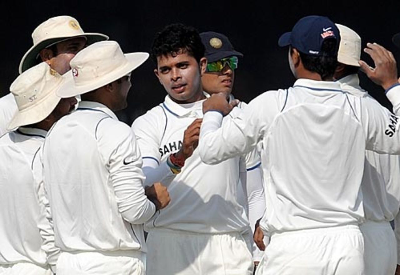 Sreesanth boosted India with early wickets, India v Sri Lanka, 2nd Test, Kanpur, 3rd day, November 26, 2009