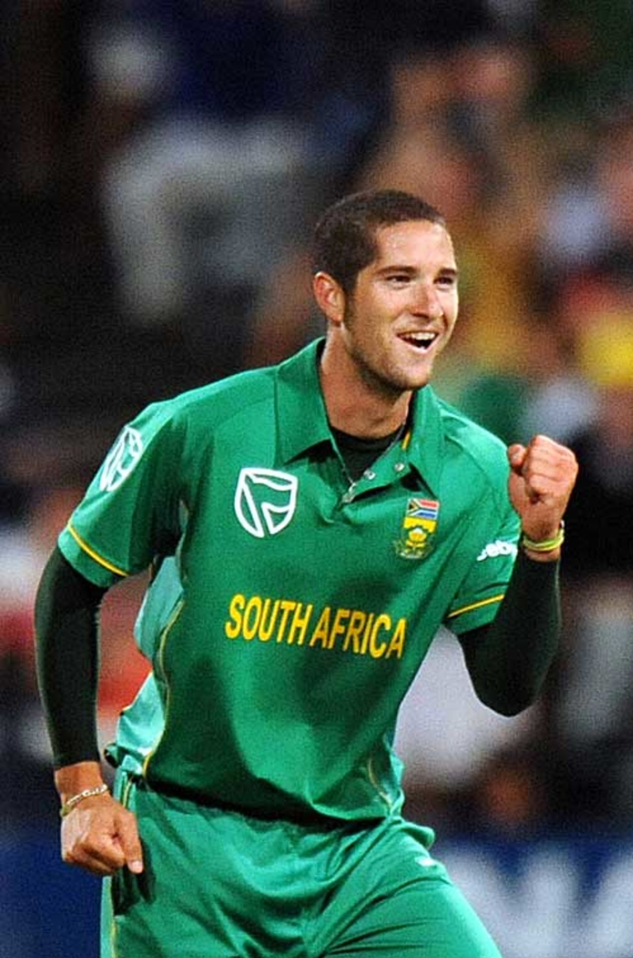 Wayne Parnell marked his return with a career-best 5 for 48, 3rd ODI, Cape Town, November 27, 2009