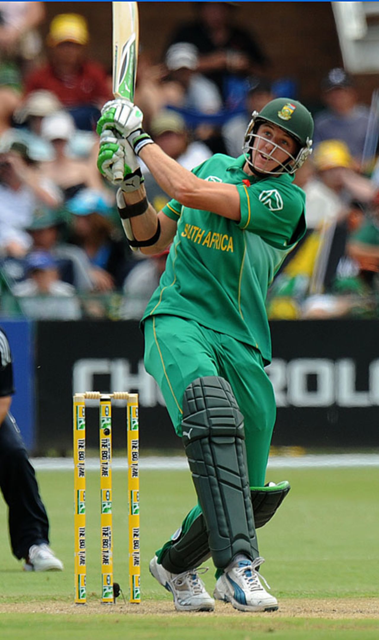 Morne Morkel played a couple of good shots before falling lbw to Collingwood, 4th ODI, Port Elizabeth, November 29, 2009