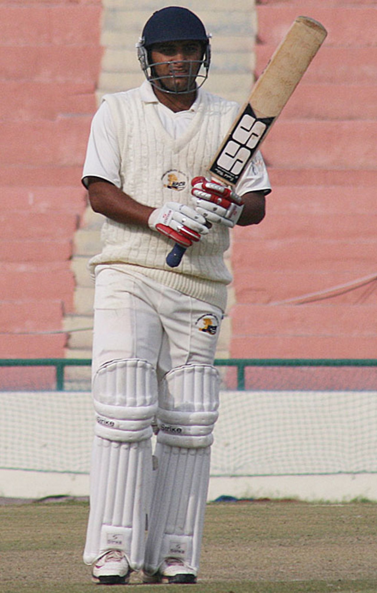 Kuldeep Diwan ready to take strike, Punjab v Himachal Pradesh, Ranji Trophy Super League, Group A, Mohali, 1st day, December 1, 2009