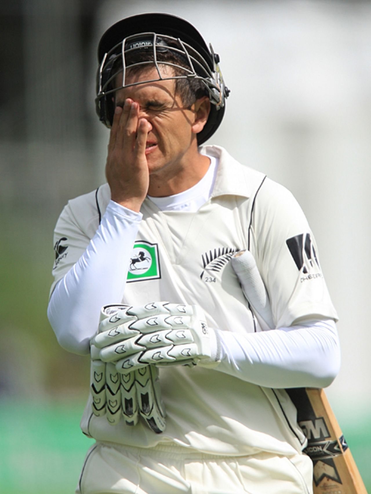 Ross Taylor rues a silly bit of application, New Zealand v Pakistan, 2nd Test, Wellington, 2nd day, December 4, 2009