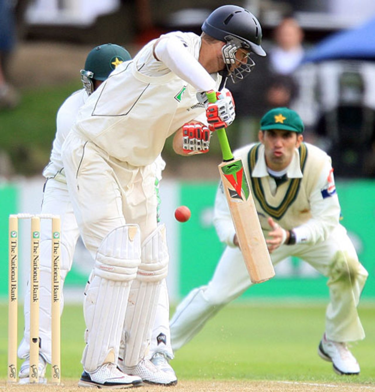 Daniel Vettori edges a catch to Misbah-ul-Haq, New Zealand v Pakistan, 2nd Test, Wellington, 2nd day, December 4, 2009