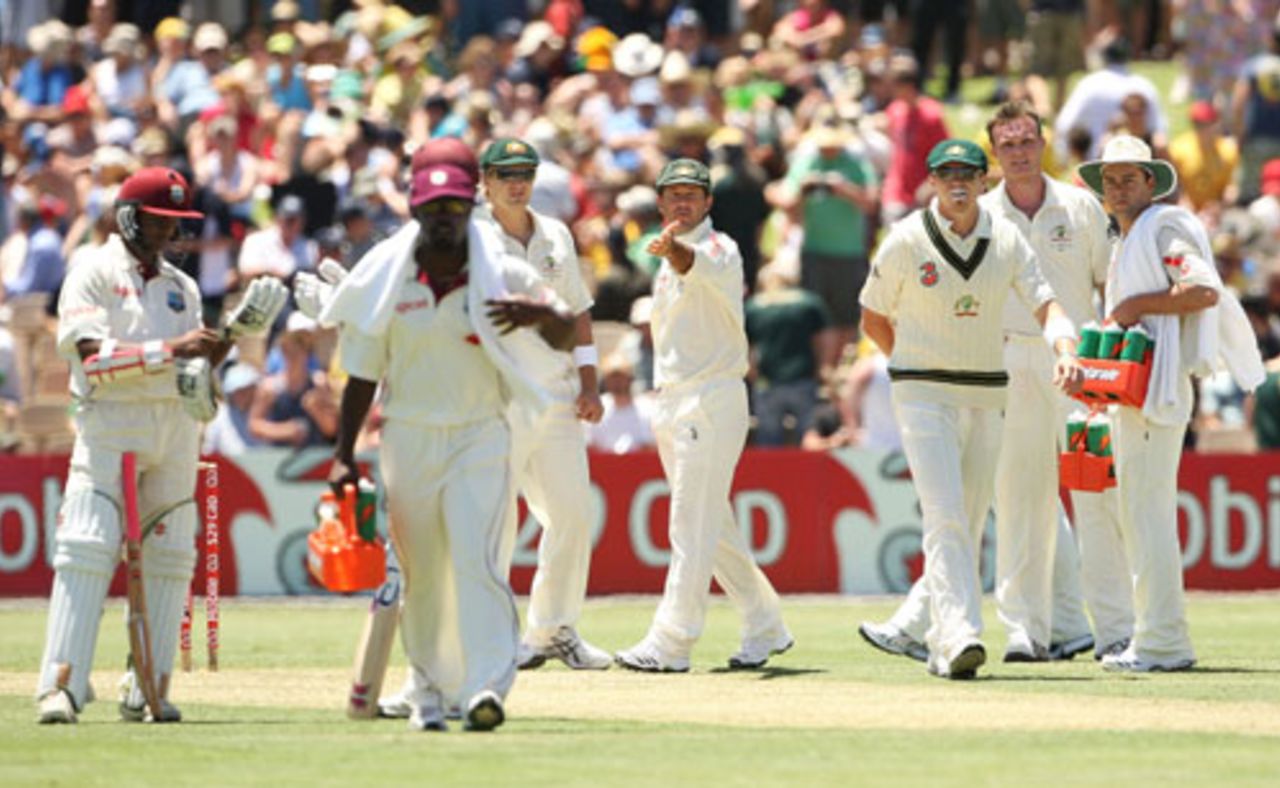 Ricky Ponting shows his frustration at Shivnarine Chanderpaul's not out, 2nd Test, Adelaide, 4 December 2009
