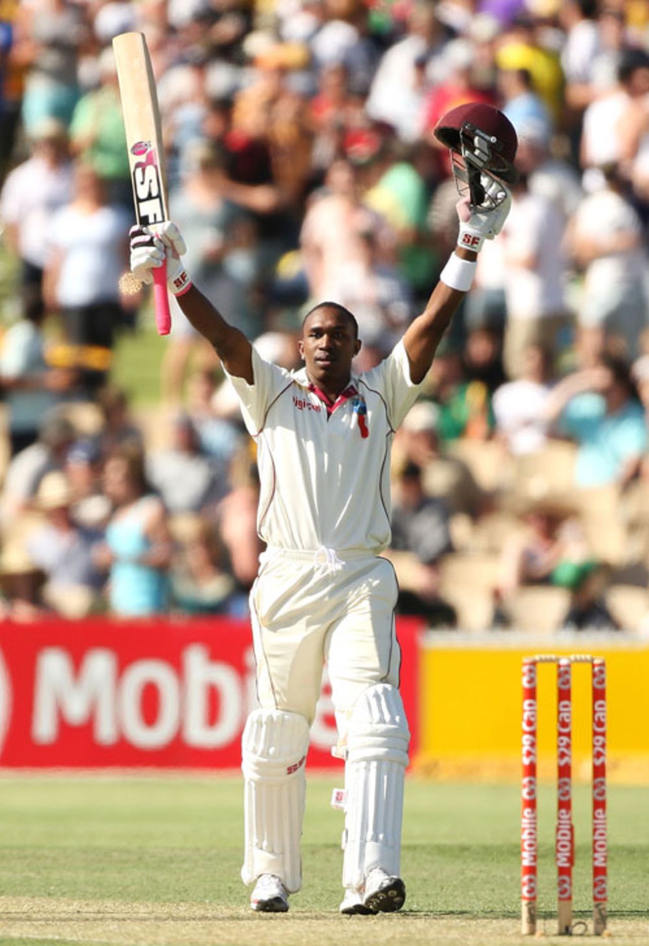 Dwayne Bravo celebrates his entertaining century, 2nd Test, Adelaide, 4 December 2009