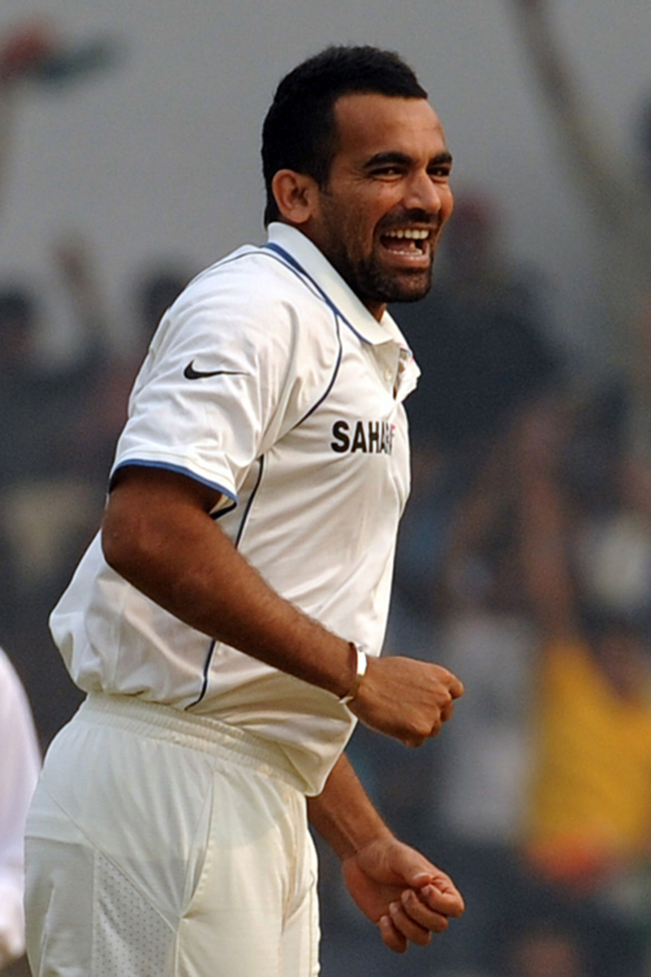 Zaheer Khan was India's man of the morning, India v Sri Lanka, 3rd Test, Mumbai, 5th day, December 6, 2009