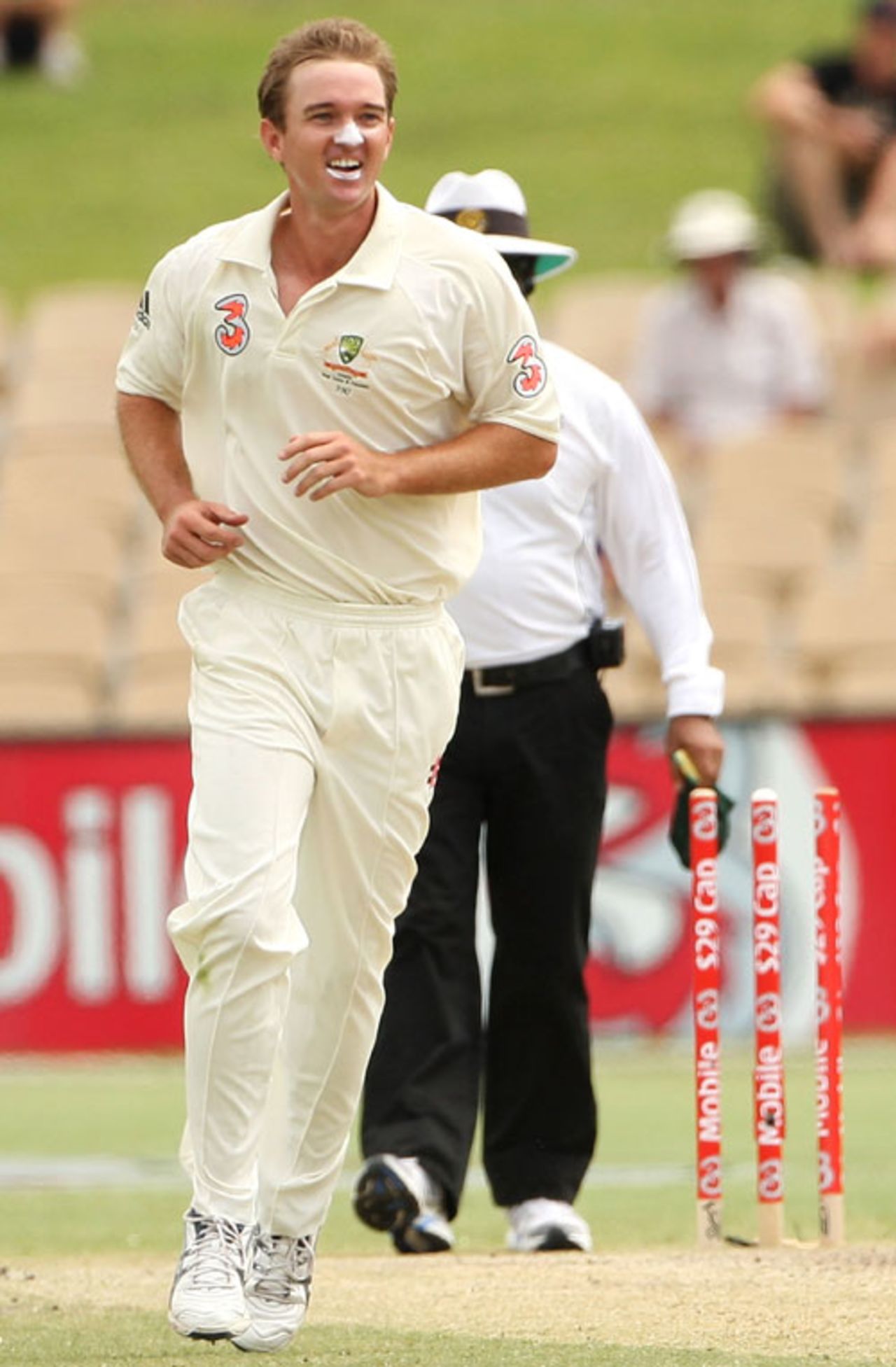Nathan Hauritz smiles at a lucky run-out, Australia v West Indies, 2nd Test, Adelaide