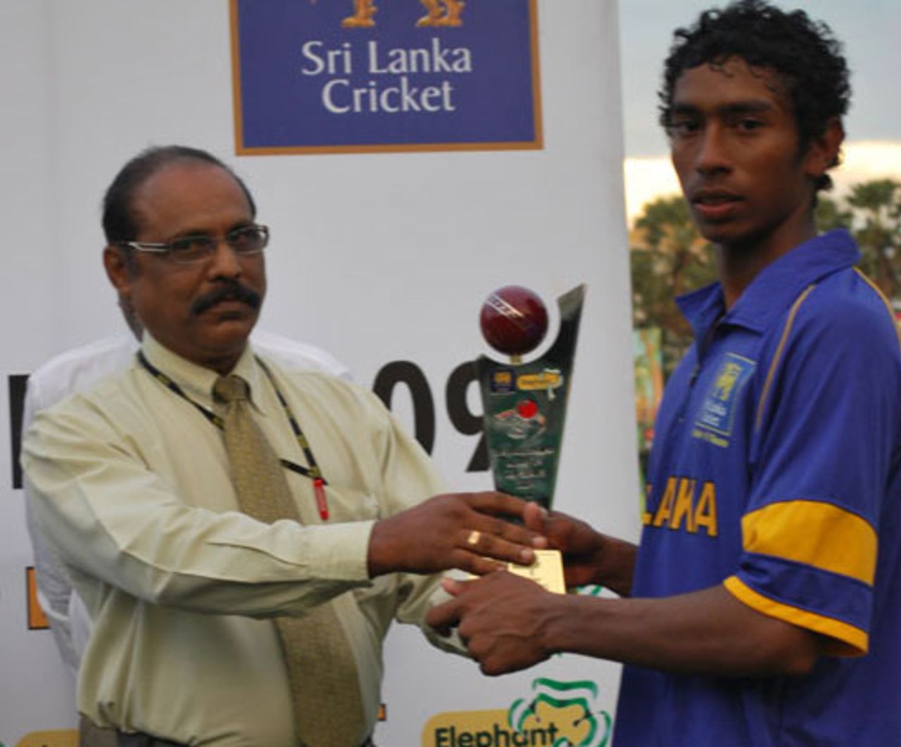 Kithuruwan Vithanage was the Man of the Match, Sri Lanka U-19 v Pakistan U-19, tri-series final, Colombo, December 8, 2009