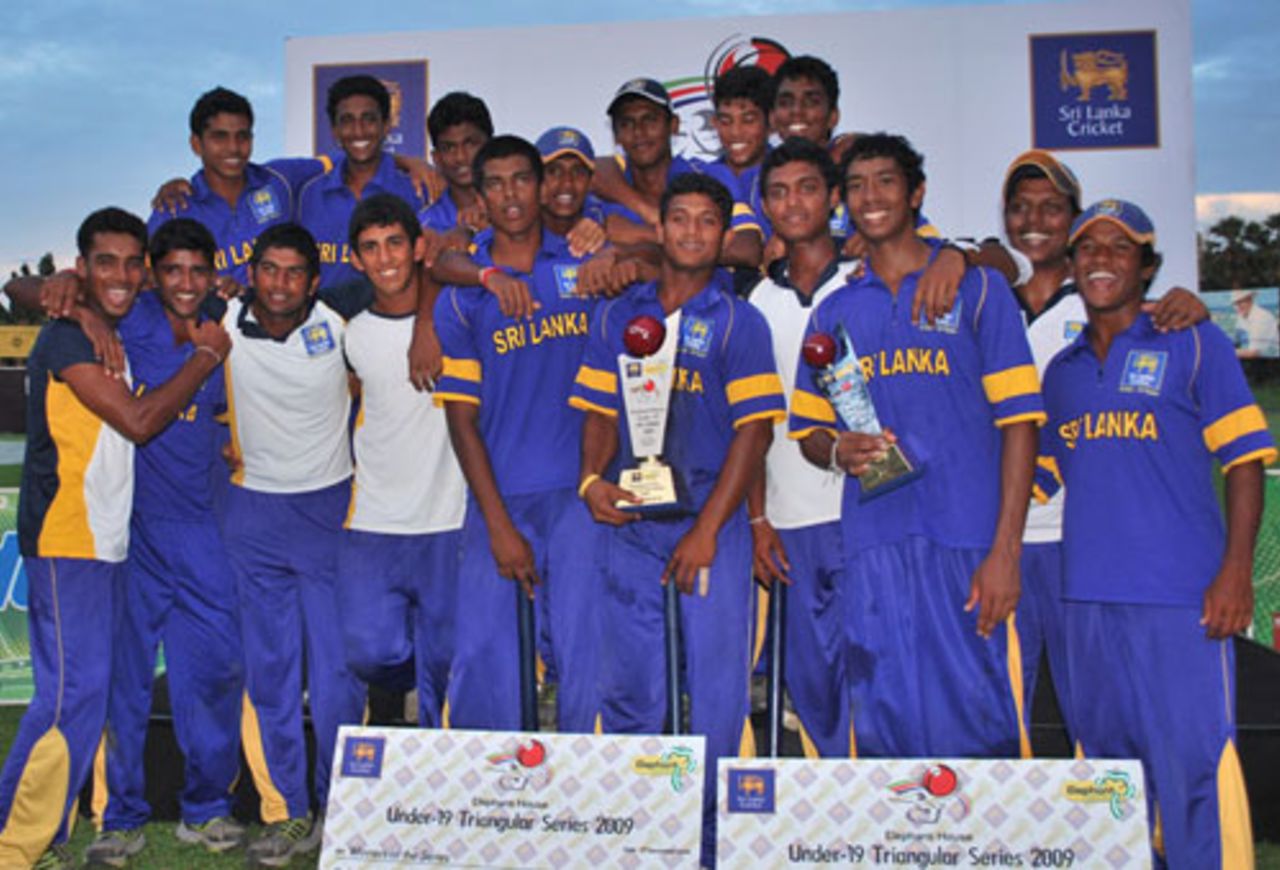The victorious Sri Lankan Under-19 team with the trophy, Sri Lanka U-19 v Pakistan U-19, tri-series final, Colombo, December 8, 2009