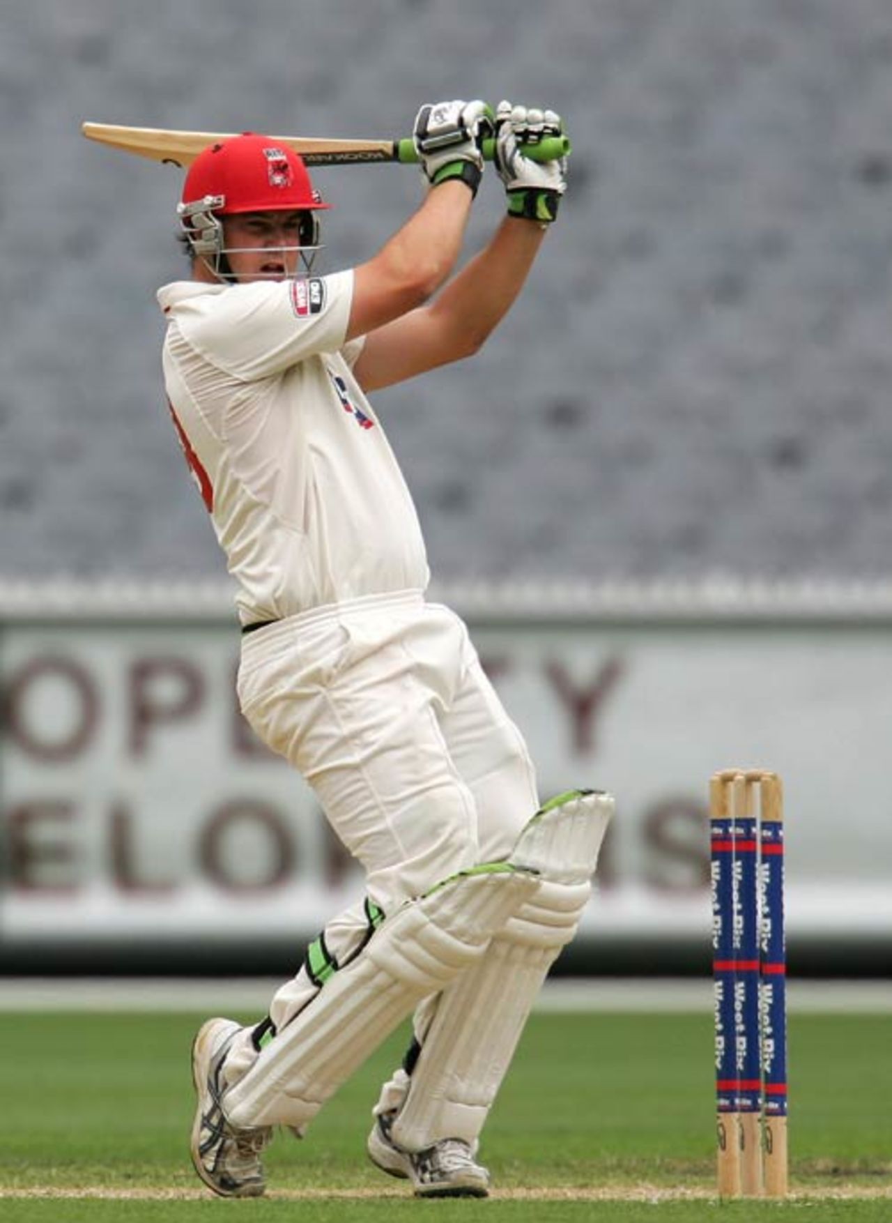 James Smith pulls during his half-century, Victoria v South Australia, Sheffield Shield, Melbourne, 1st day, December 10, 2009