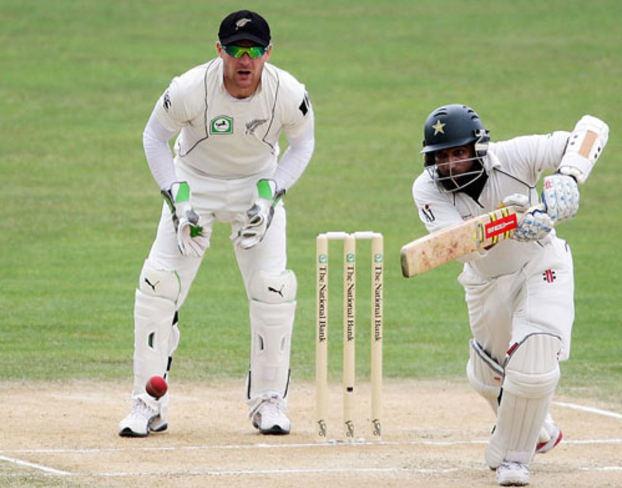 Mohammad Yousuf drives through the off side, New Zealand v Pakistan, 3rd Test, Napier, 4th day, December 14, 2009