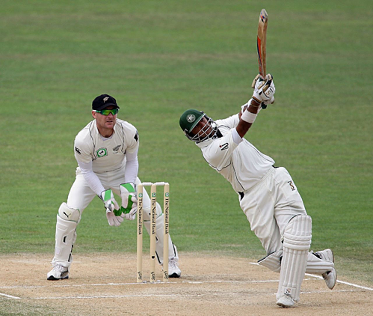 Faisal Iqbal goes downtown, New Zealand v Pakistan, 3rd Test, Napier, 4th day, December 14, 2009