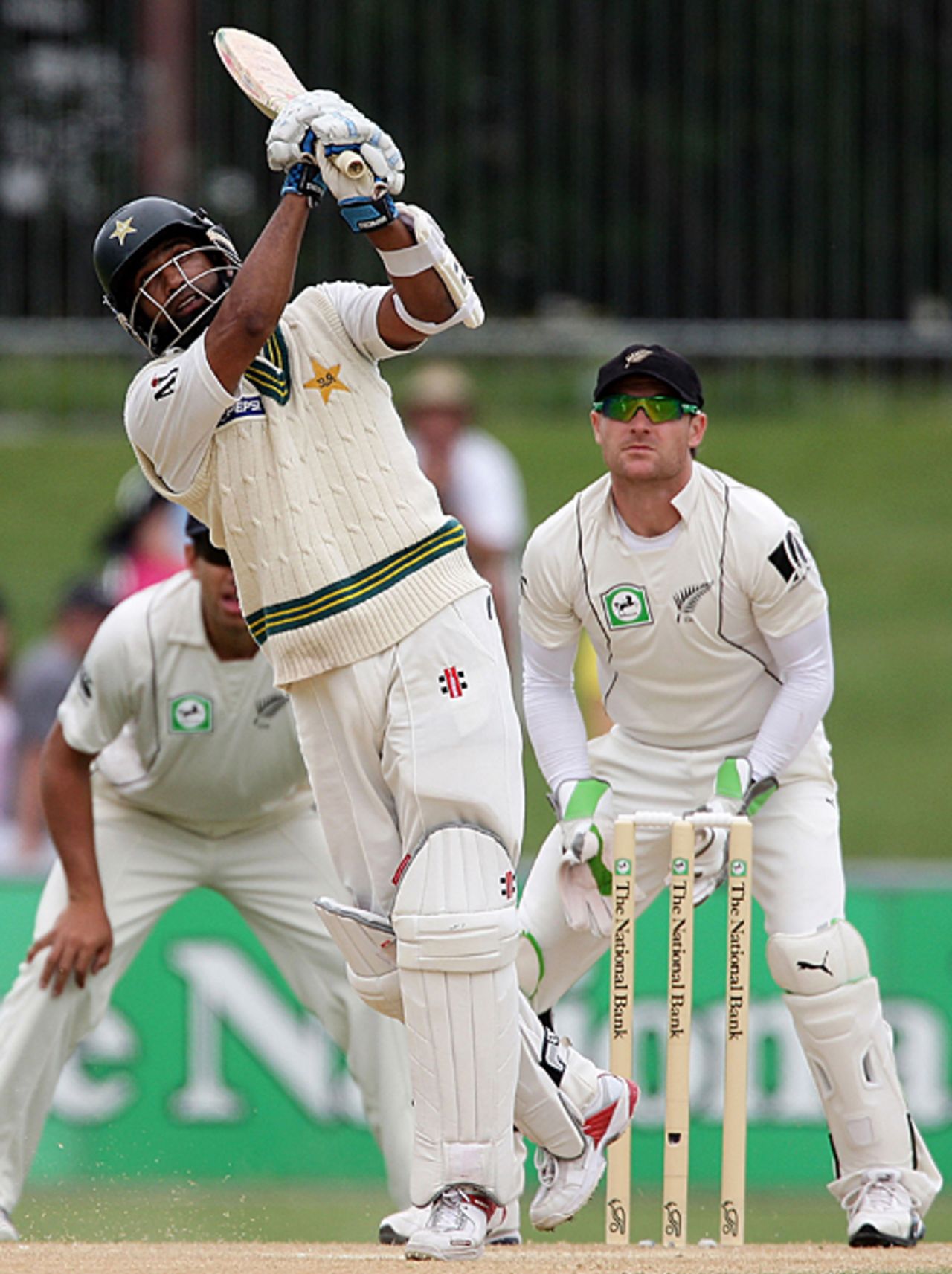 Mohammad Yousuf goes wide of mid-on, New Zealand v Pakistan, 3rd Test, Napier, 4th day, December 14, 2009