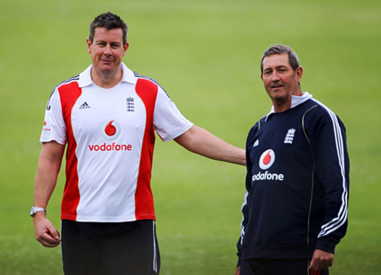 Ashley Giles, England's selector, and Graham Gooch, the batting coach, assist in England's training session, South Africa, December 14, 2009