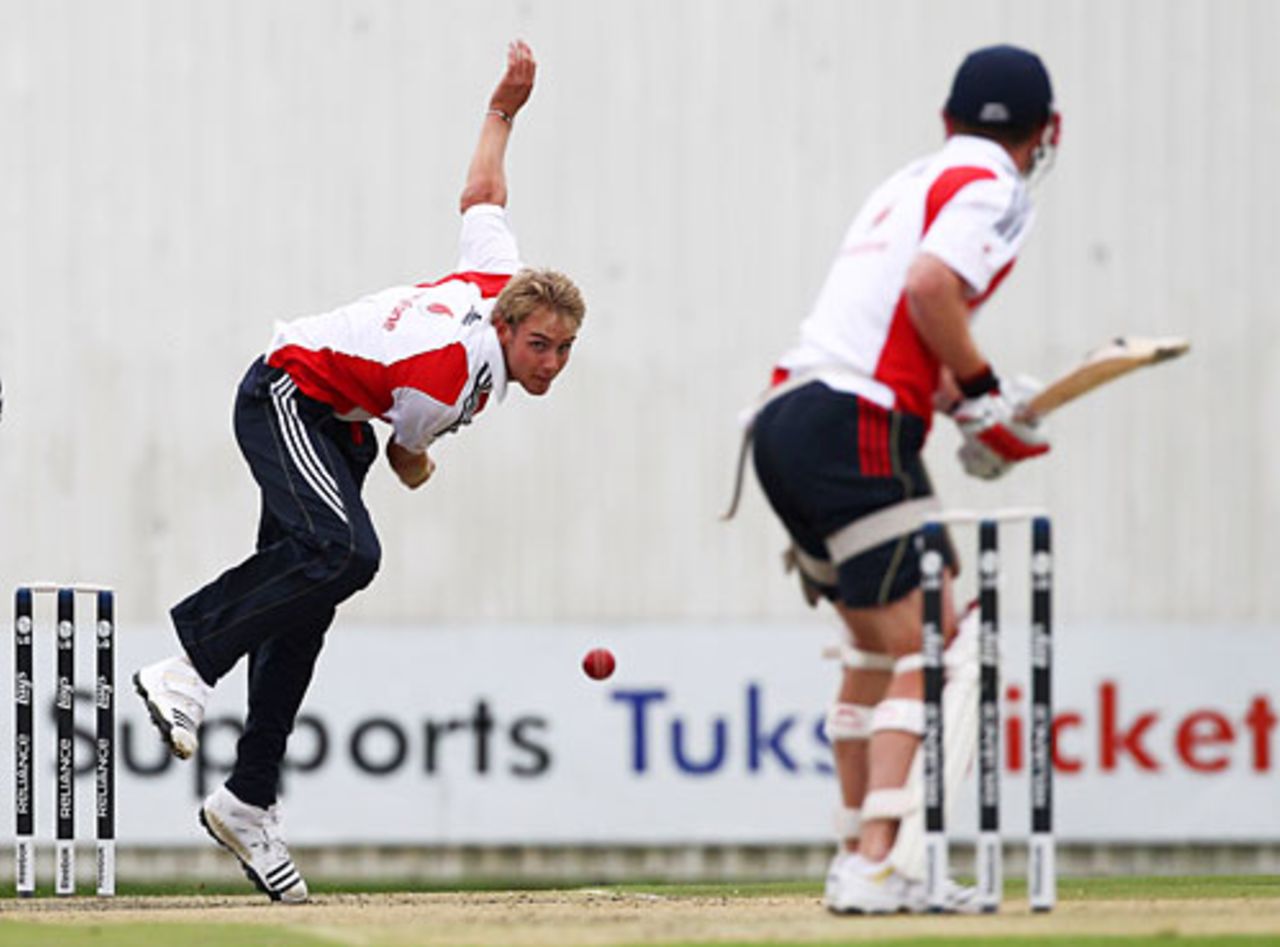 Stuart Broad sends one down in England's training session, South Africa, December 14, 2009