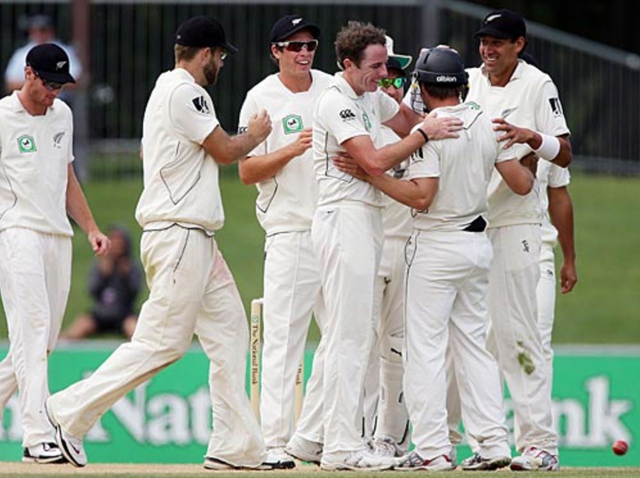 Iain O'Brien celebrates his last Test wicket, that of Umar Gul, New Zealand v Pakistan, 3rd Test, Napier, 5th day, December 15, 2009