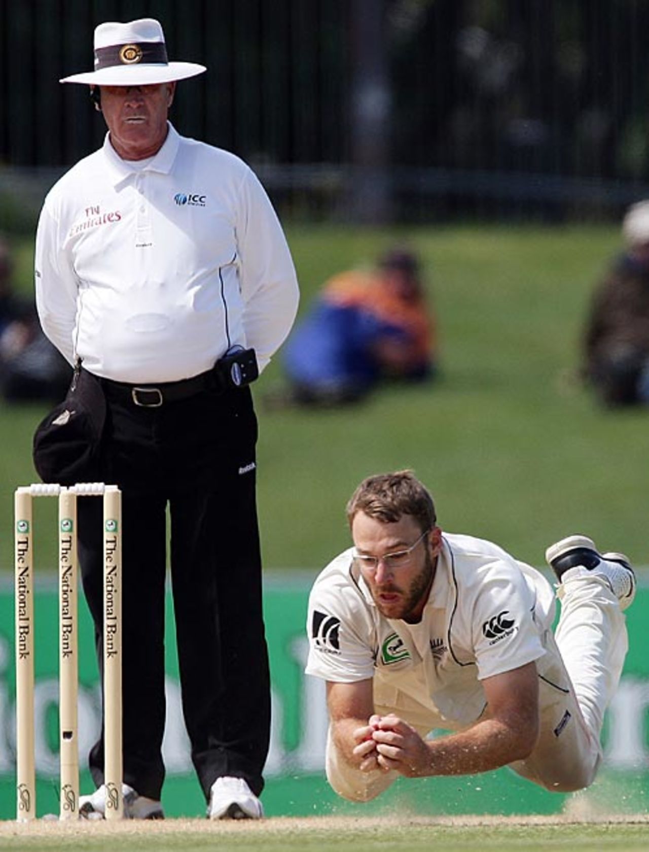 Daniel Vettori dives to take a return catch but it didn't carry, New Zealand v Pakistan, 3rd Test, Napier, 5th day, December 15, 2009